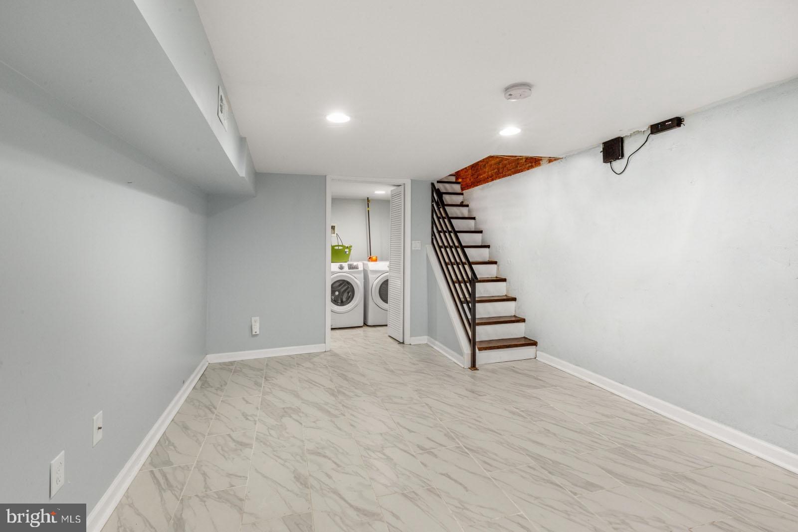 POINT BREEZE - Residential Lease