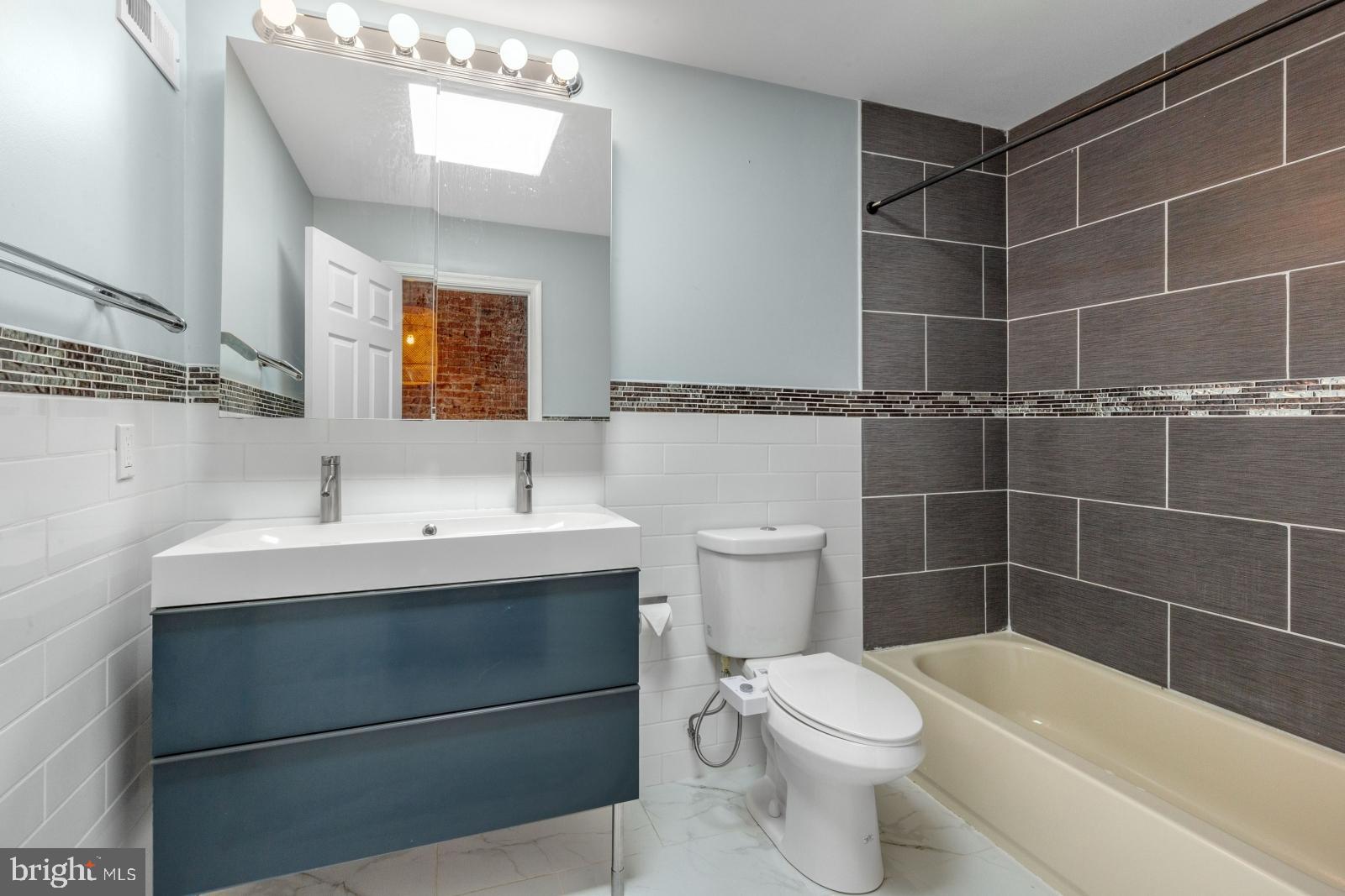 POINT BREEZE - Residential Lease