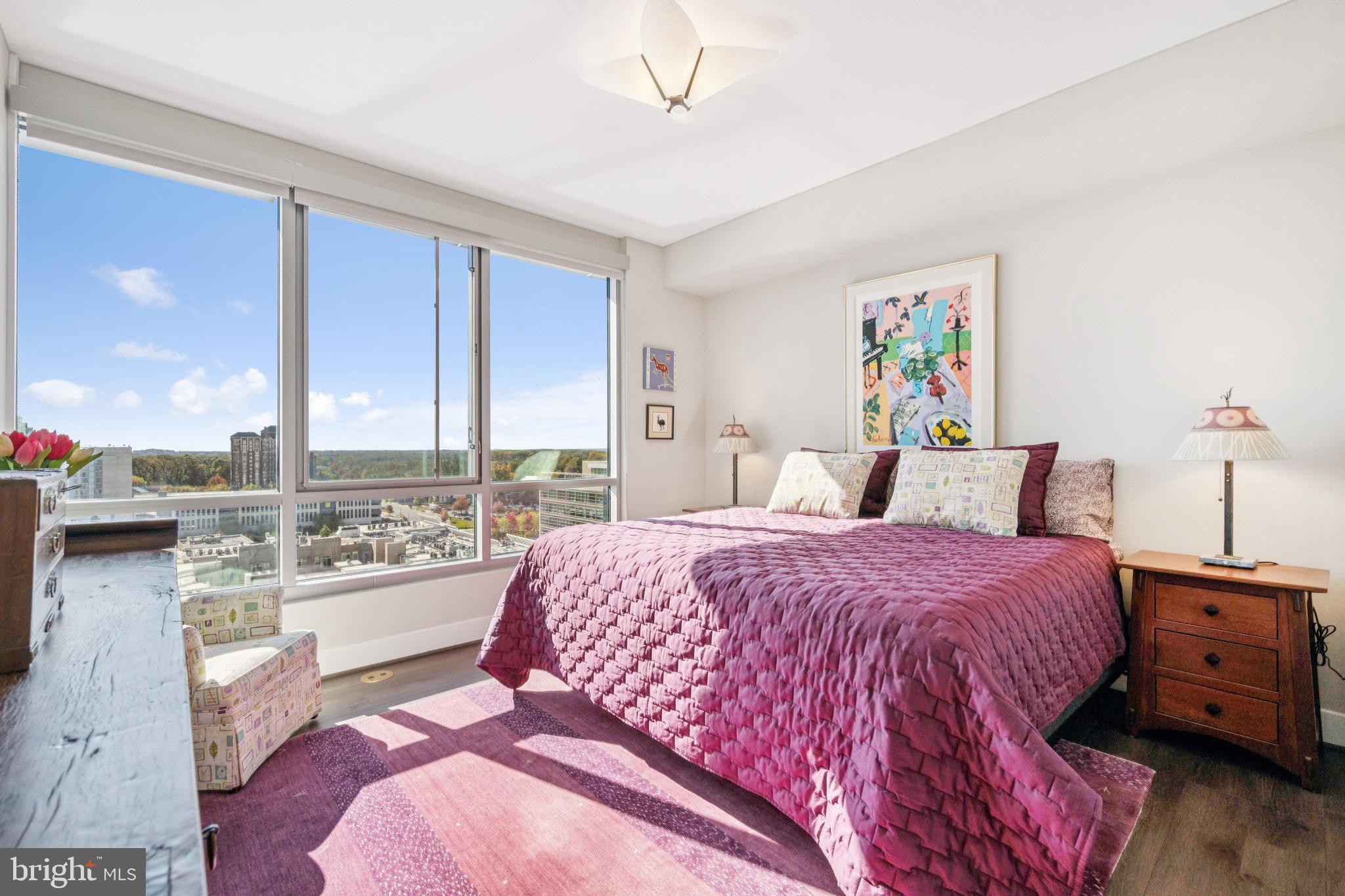 PIKE AND ROSE - Residential