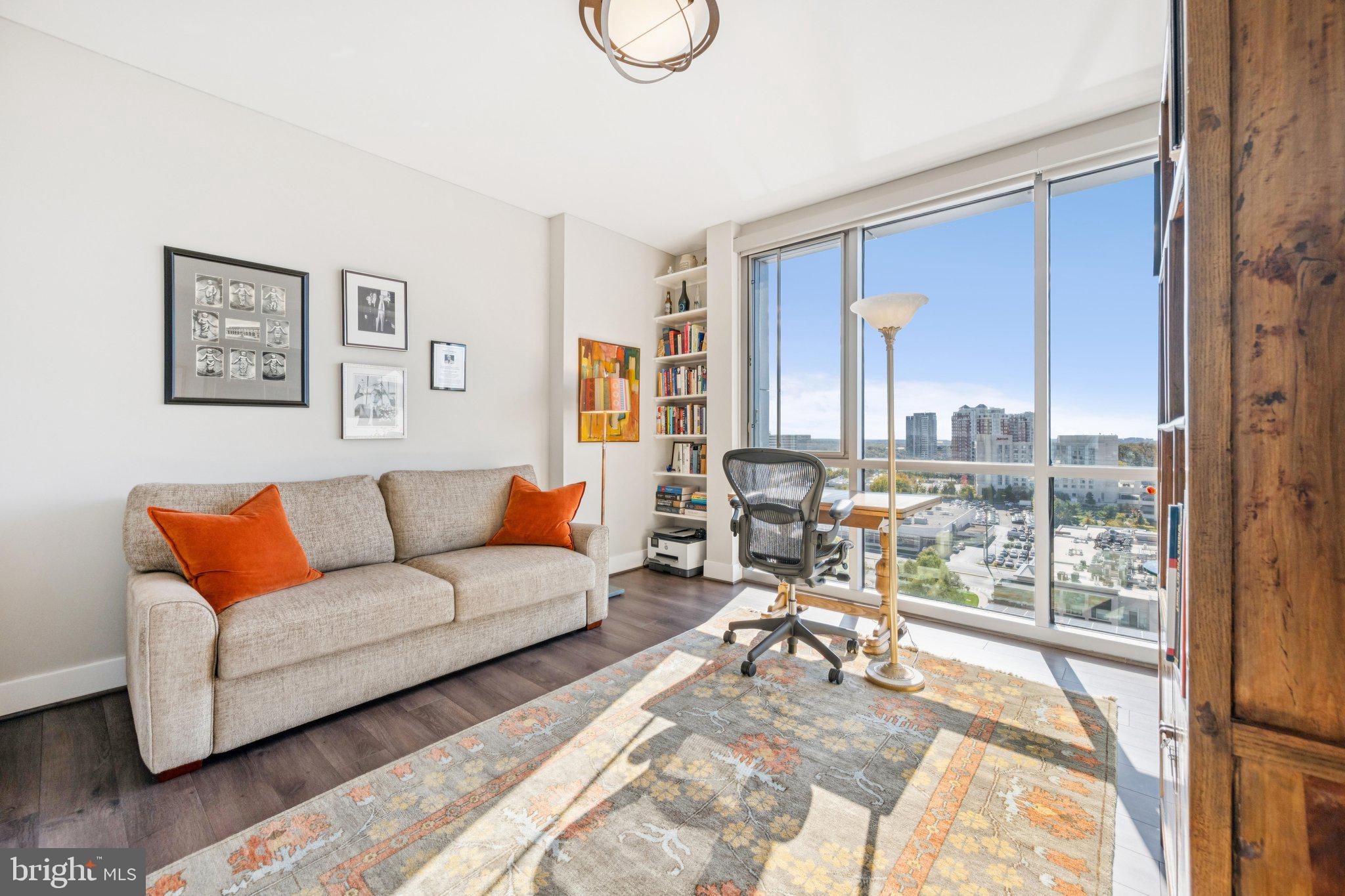 PIKE AND ROSE - Residential