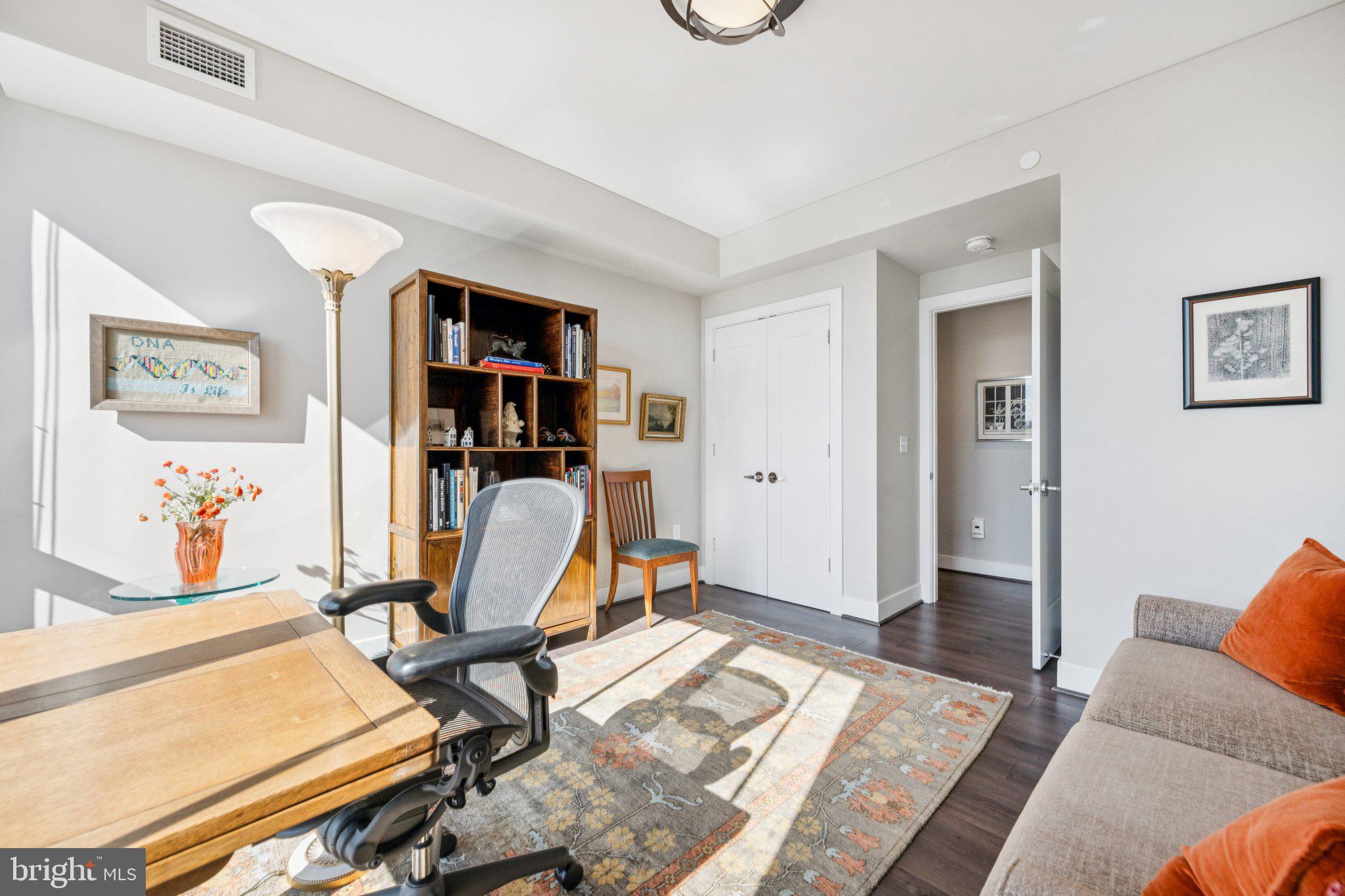 PIKE AND ROSE - Residential