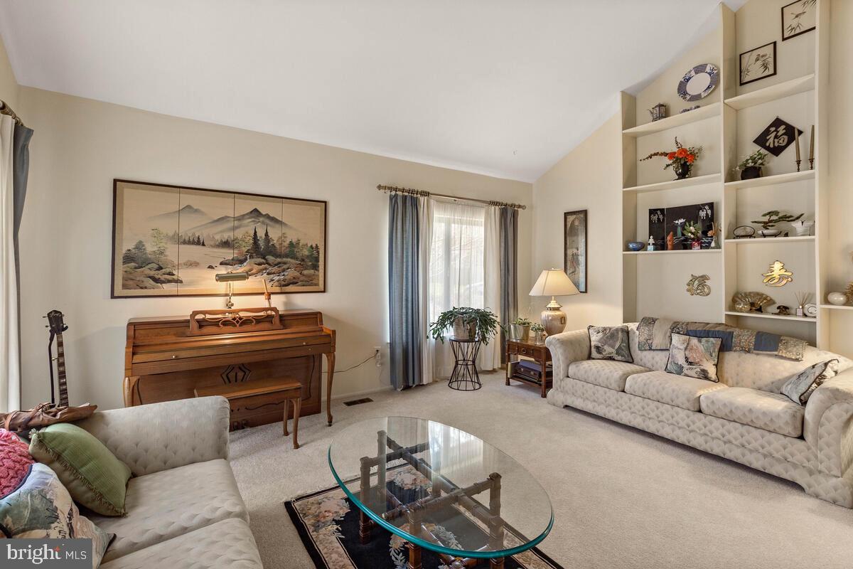 CHARLENE - Residential