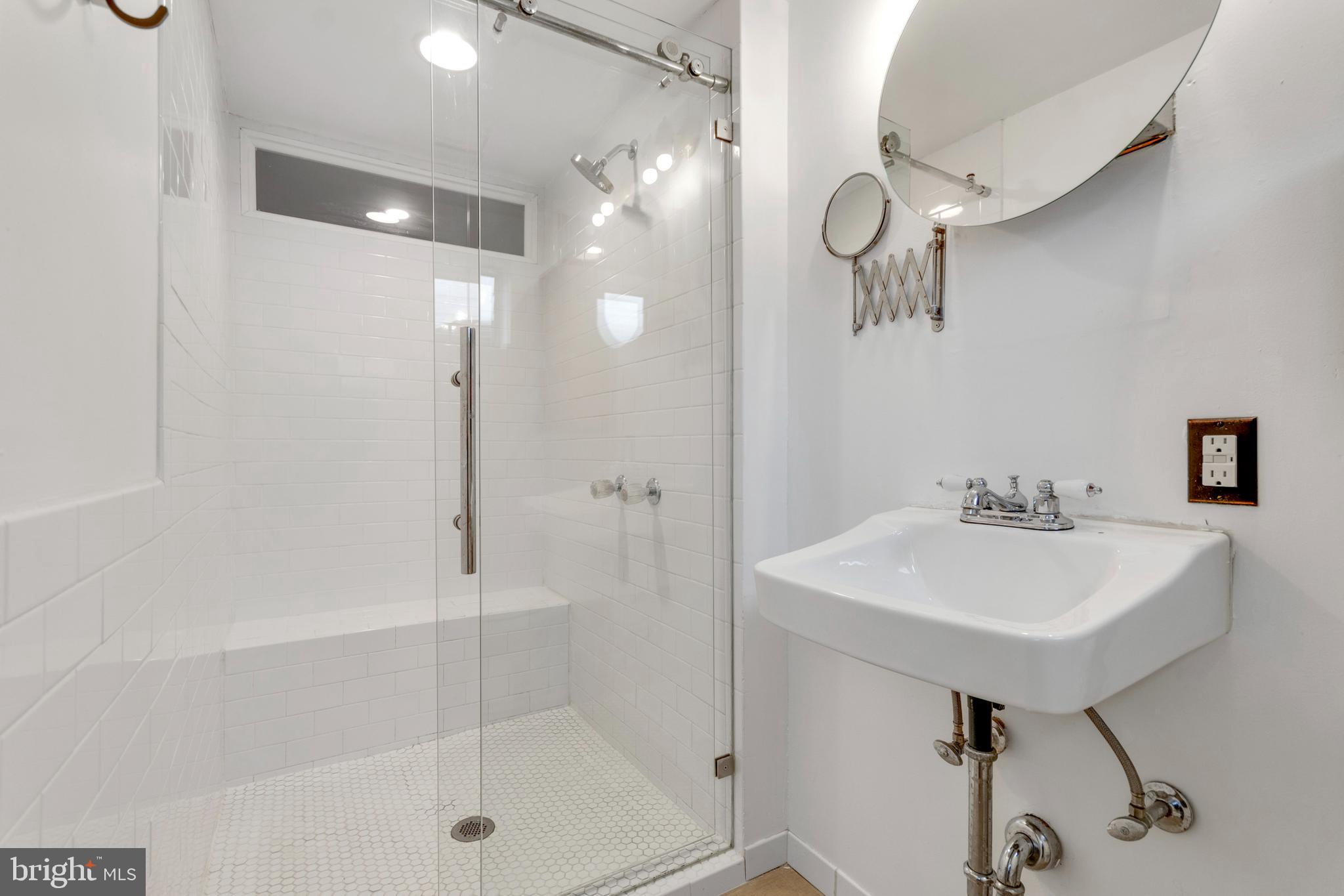 PASSYUNK SQUARE - Residential