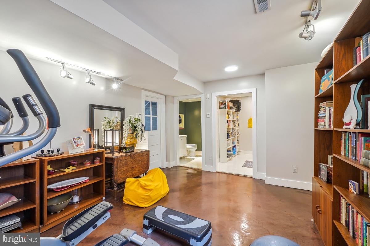 SILVER SPRING - Residential