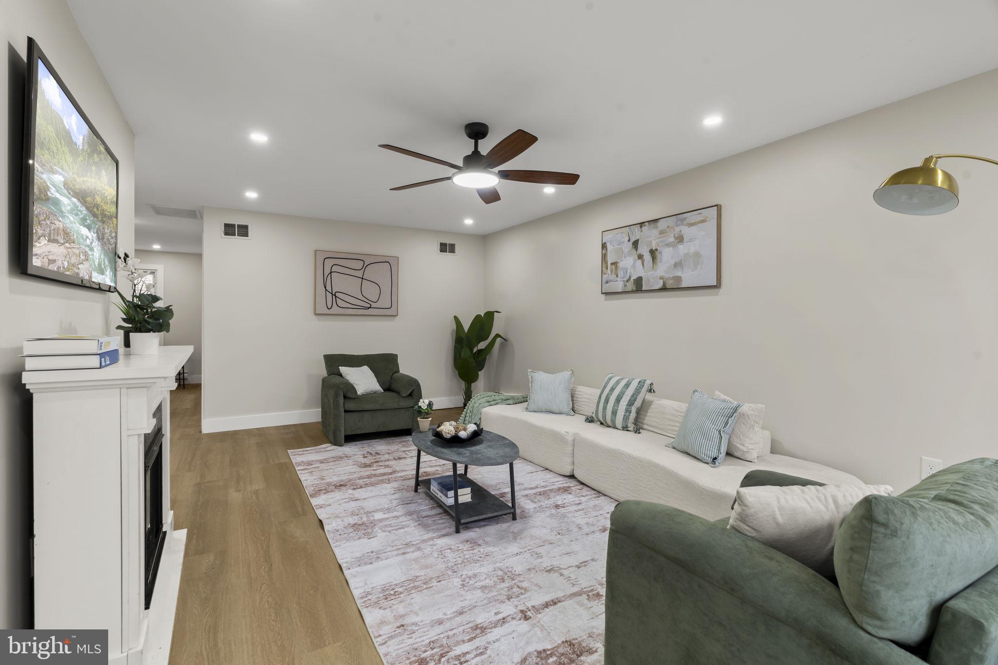 84 PARKWAY DRIVE B B