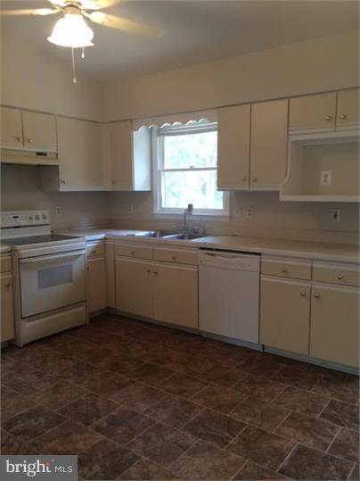 LAKE WILDERNESS - Residential Lease