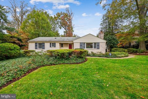 Photo of 4309 Glenridge Street, KENSINGTON, MD 20895 (MLS # MDMC2203360)