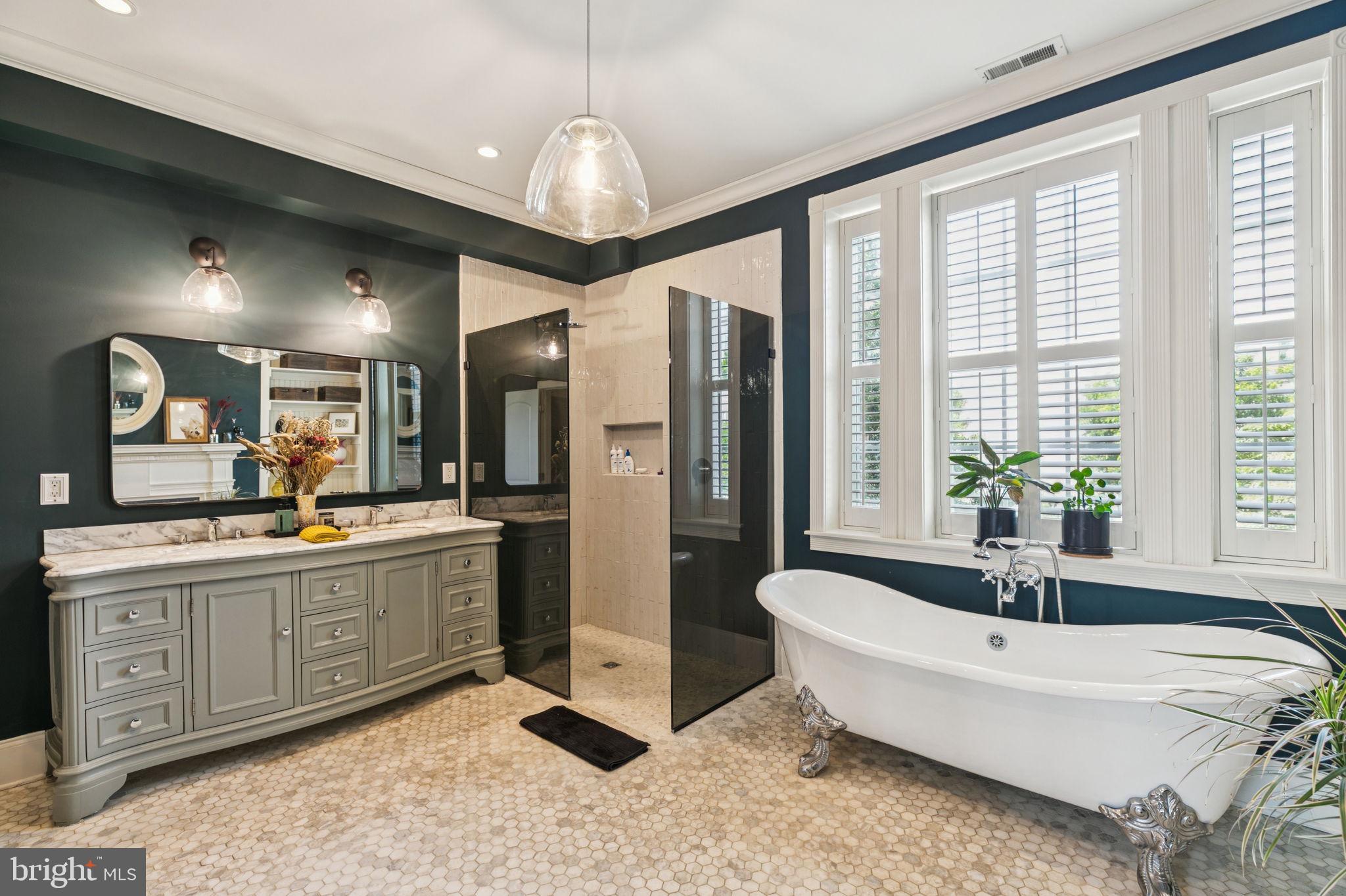 SOCIETY HILL - Residential