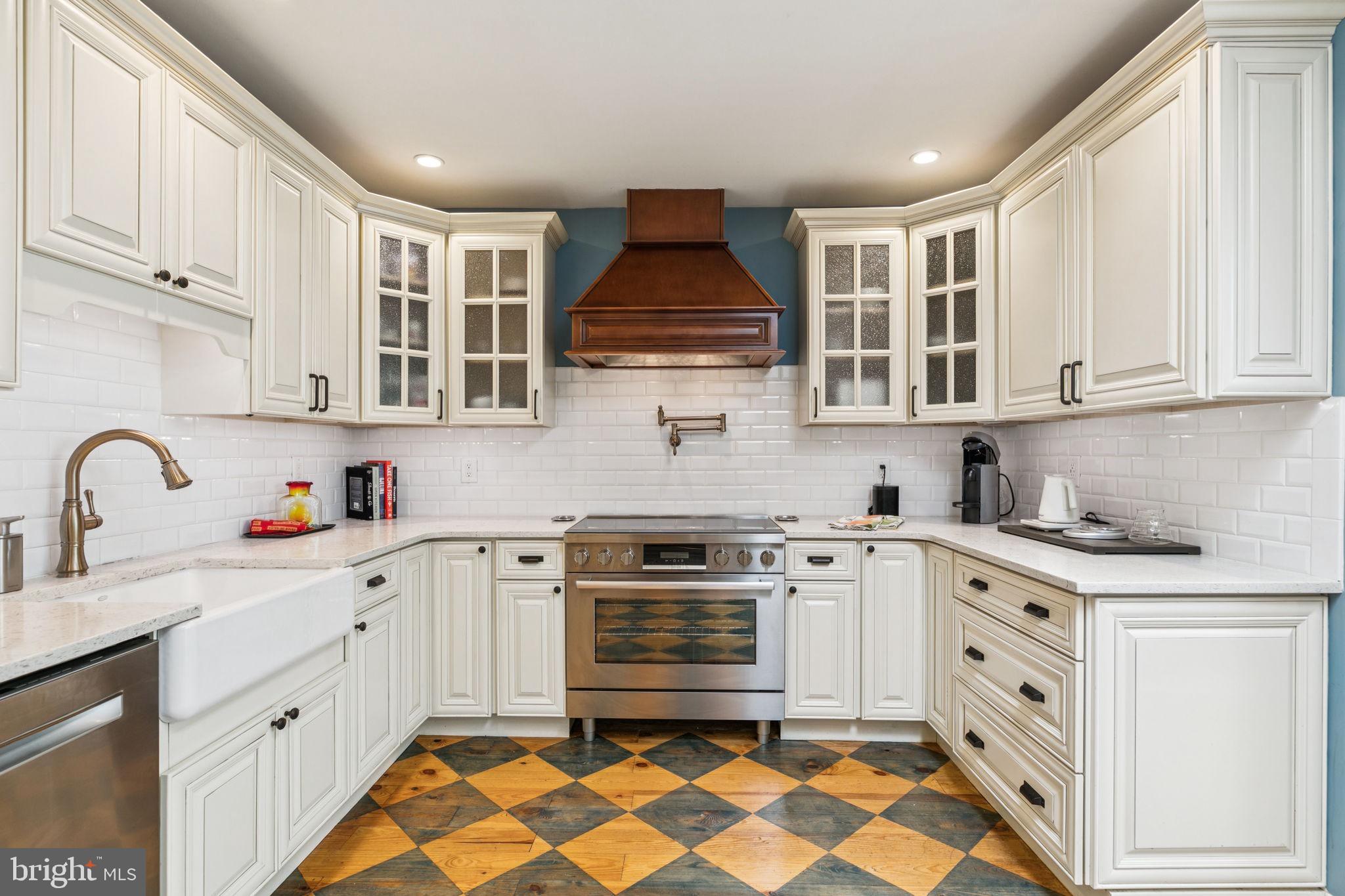 SOCIETY HILL - Residential