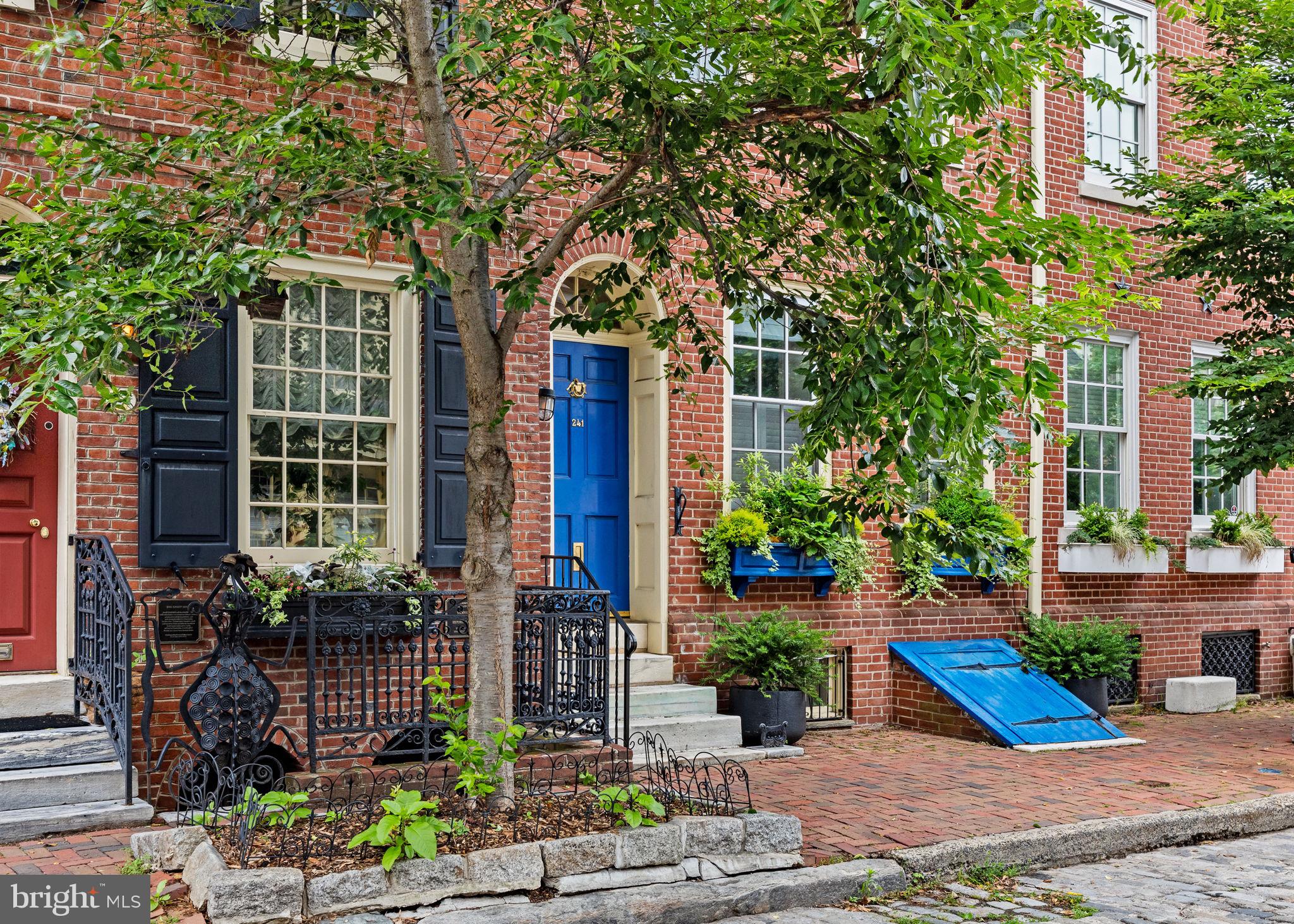 SOCIETY HILL - Residential