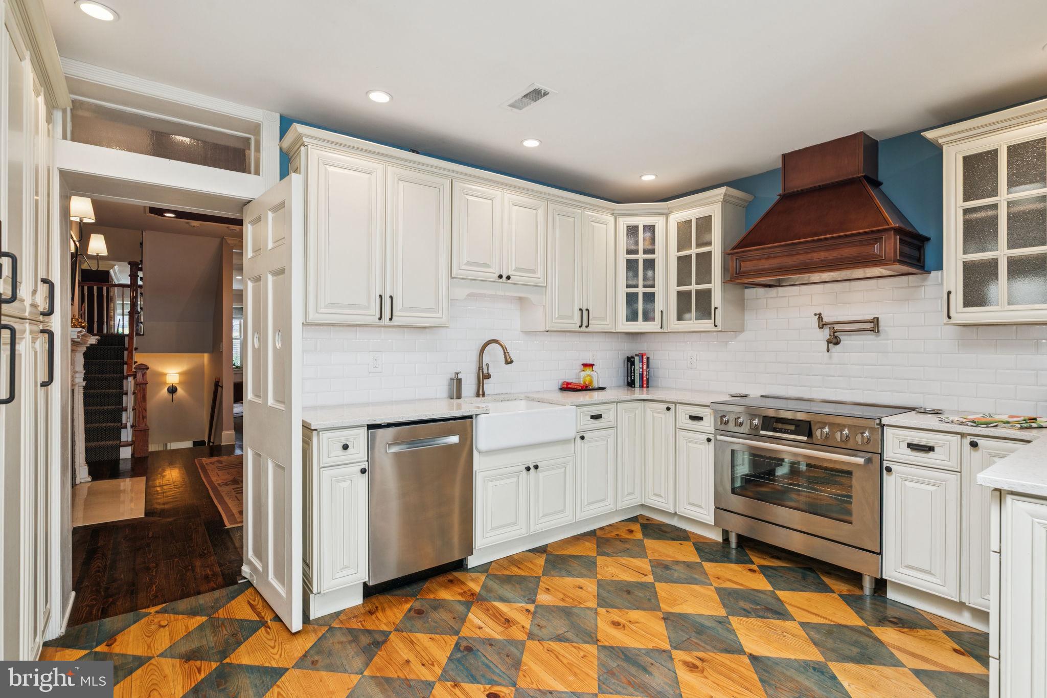 SOCIETY HILL - Residential