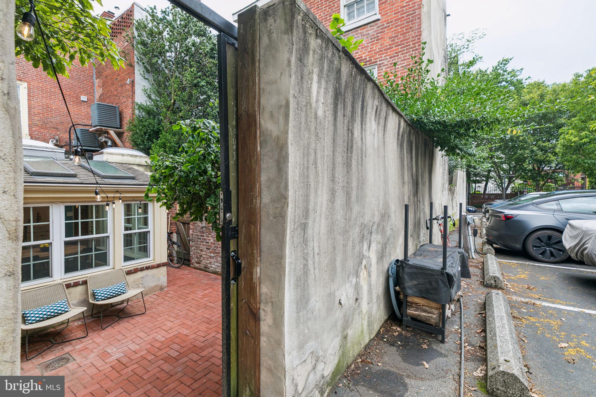 SOCIETY HILL - Residential