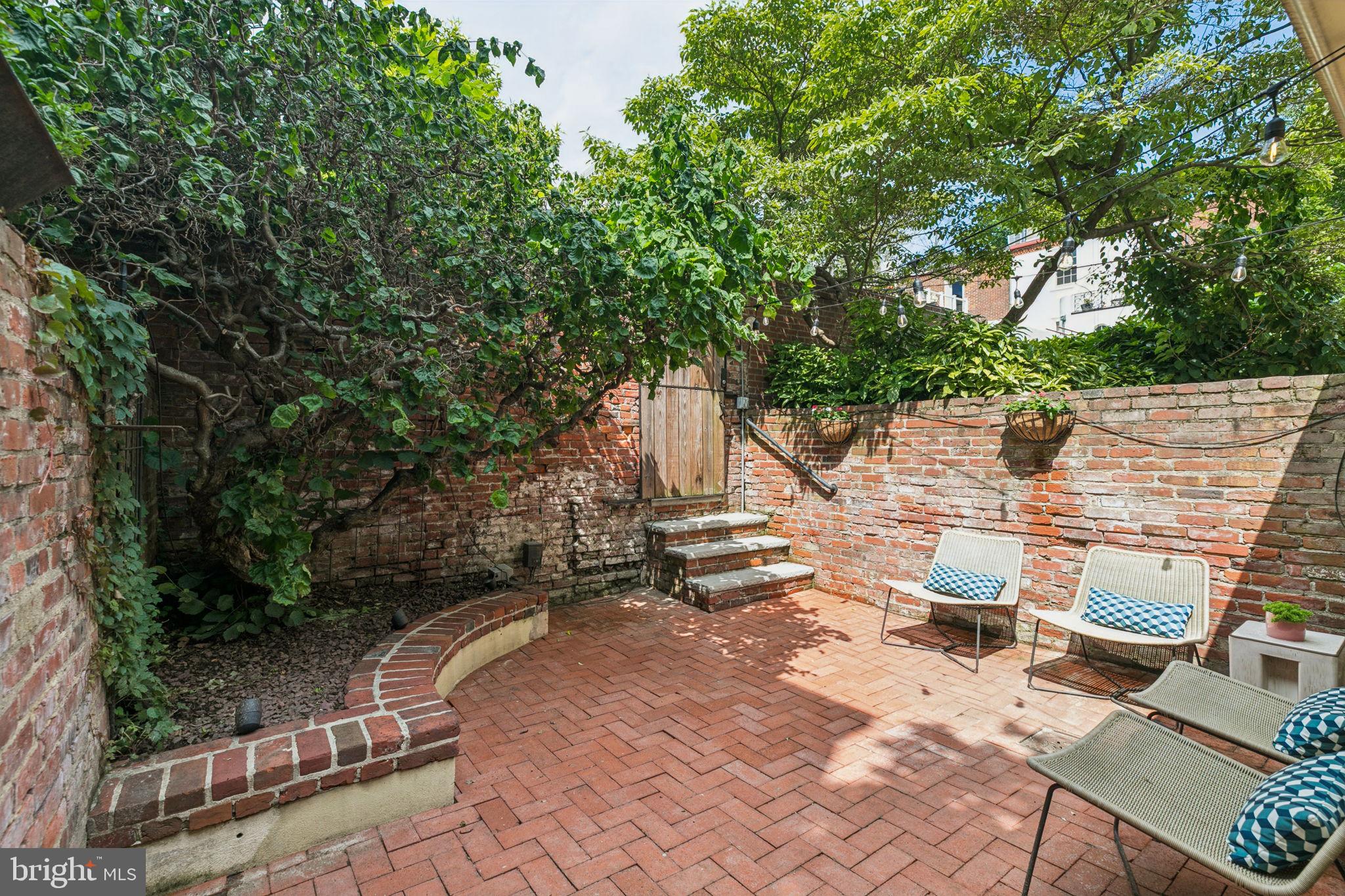 SOCIETY HILL - Residential