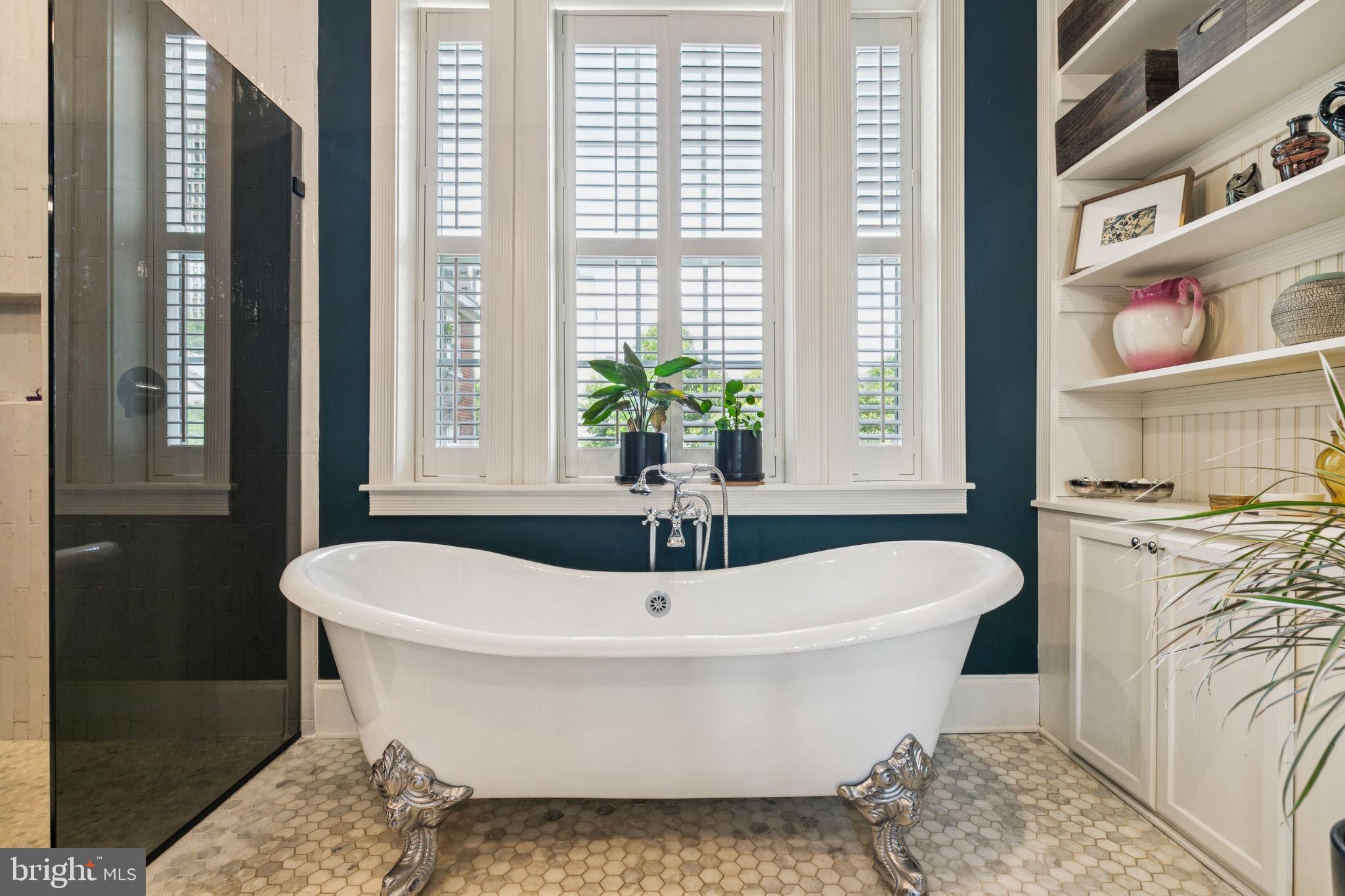 SOCIETY HILL - Residential