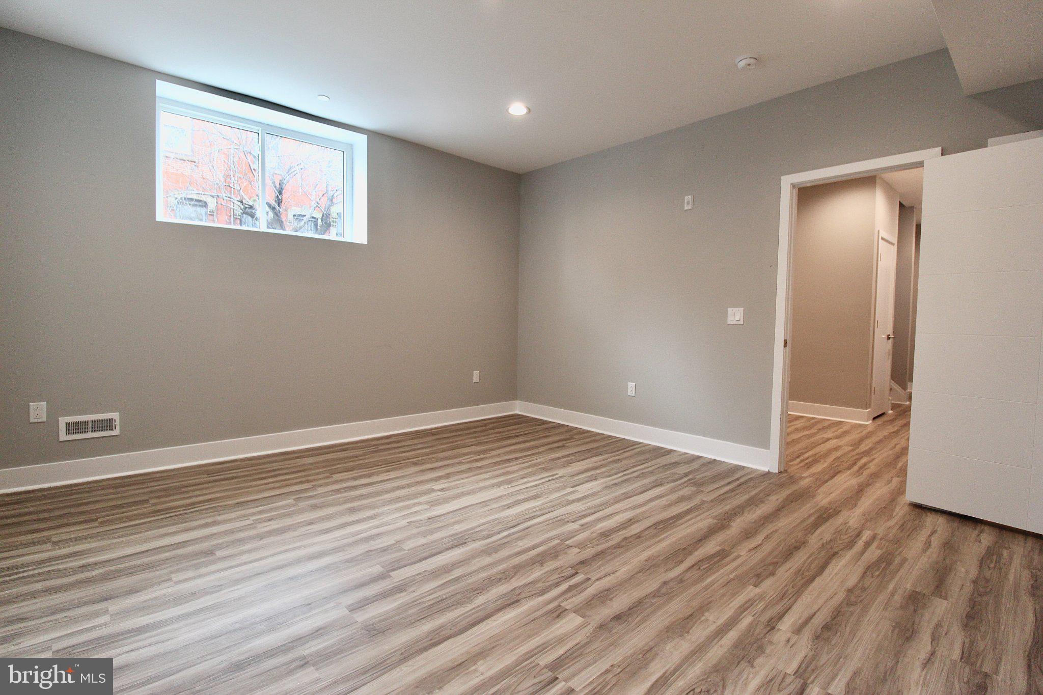 FRANCISVILLE - Residential Income