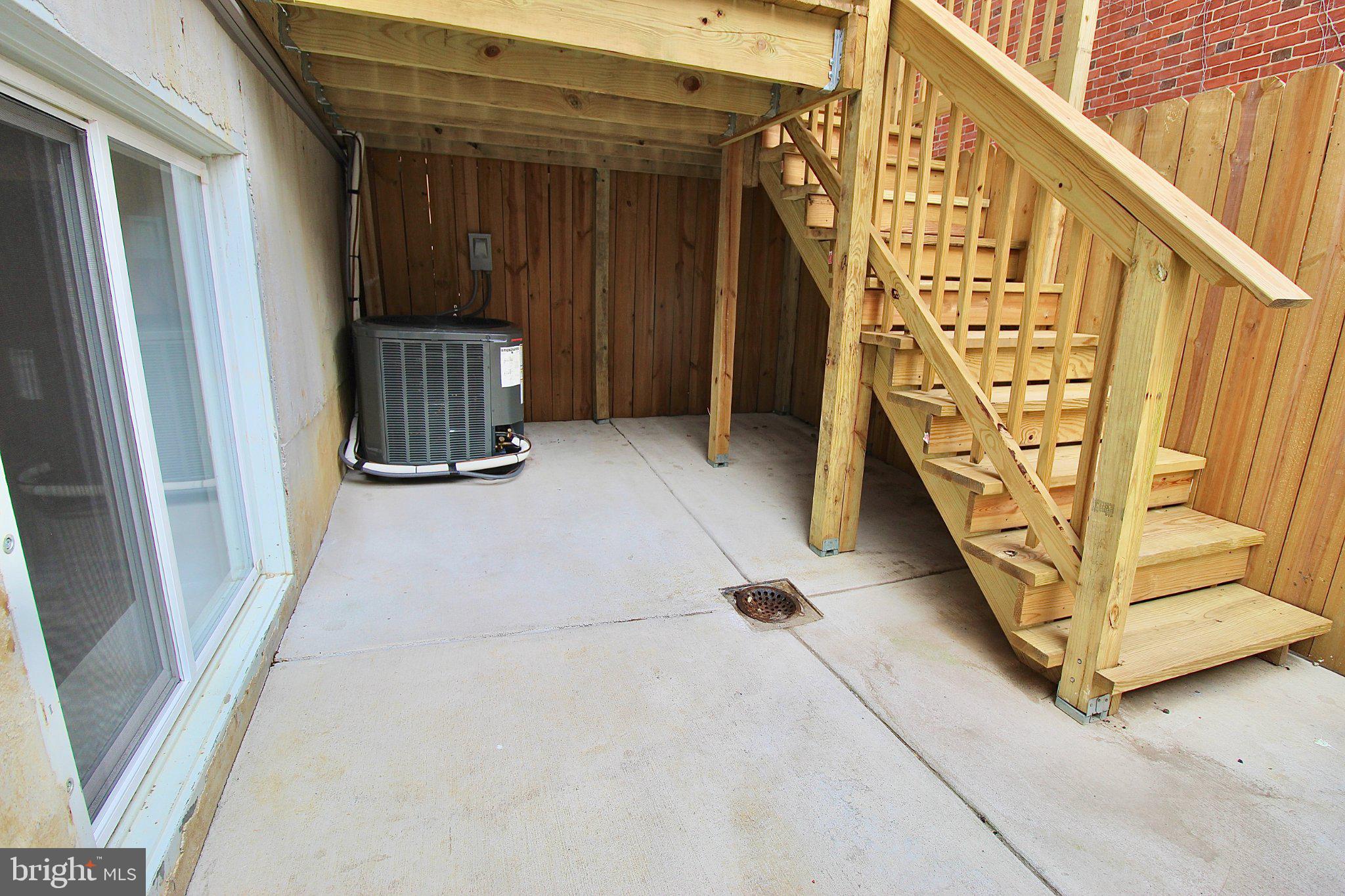 FRANCISVILLE - Residential Income