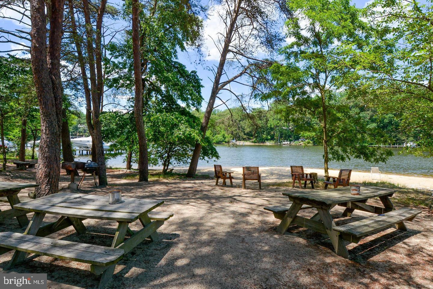 SUNRISE BEACH - Land