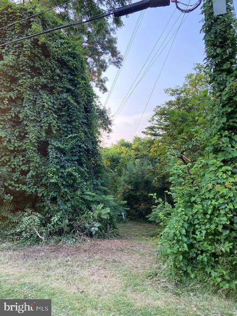 SUNRISE BEACH - Land