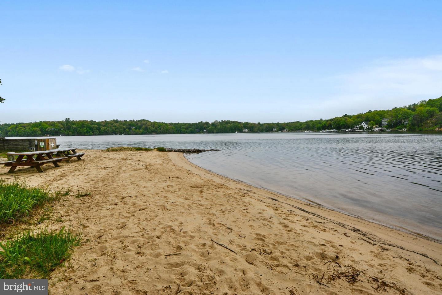 SUNRISE BEACH - Land