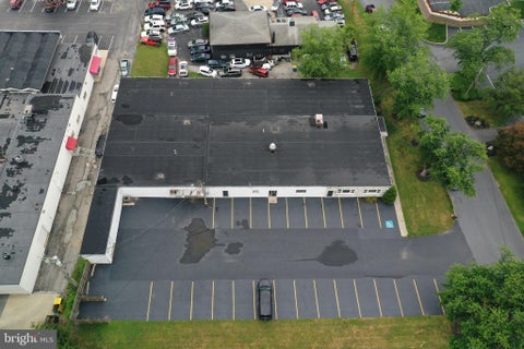 Photo of 391 Greendale Road, YORK, PA 17403 (MLS # PAYK2112132)