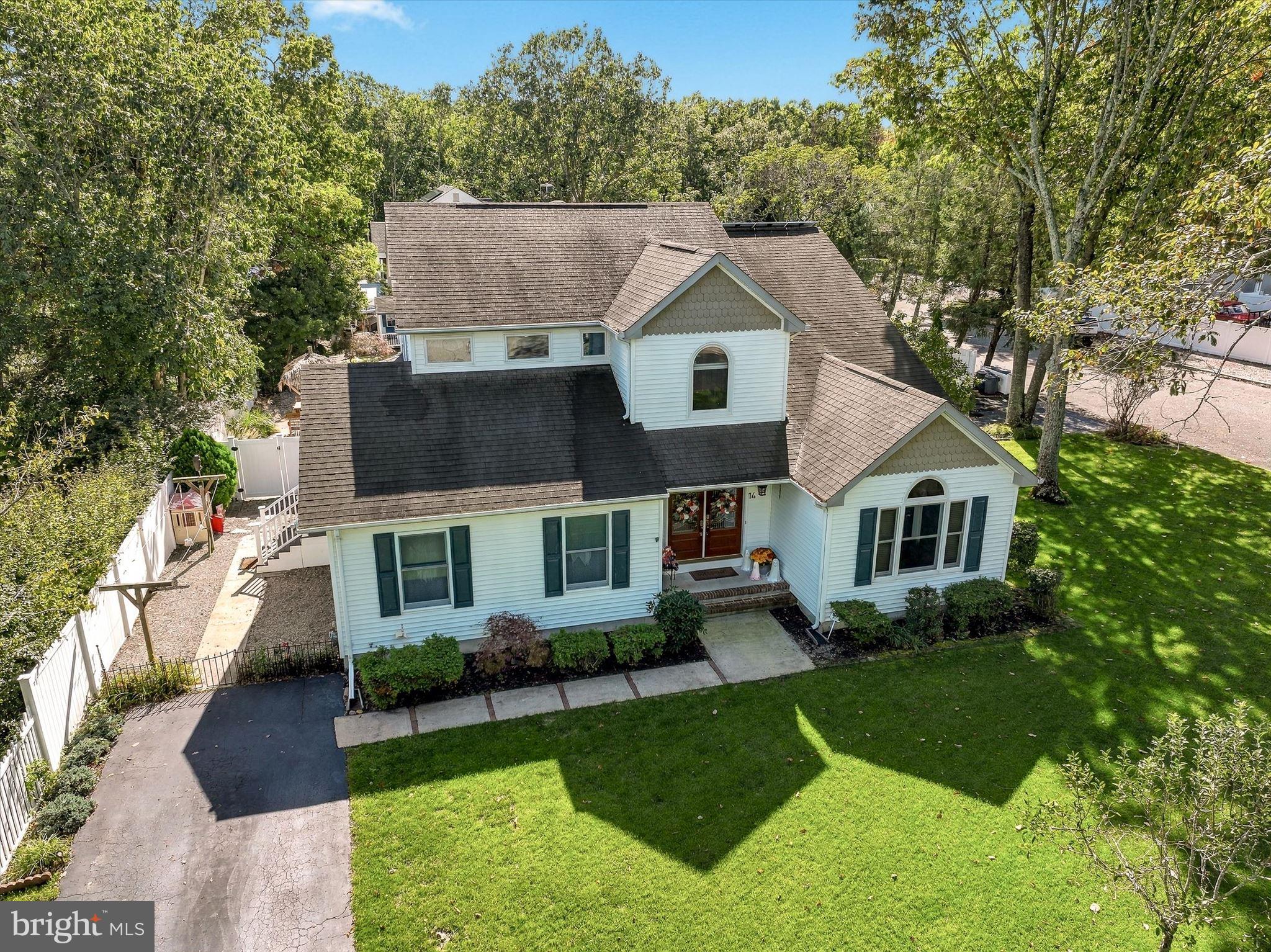 14 OAK LEAF DRIVE