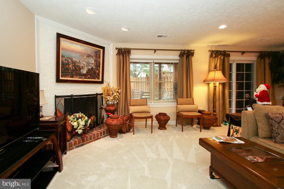 LANDMARK MEWS - Residential