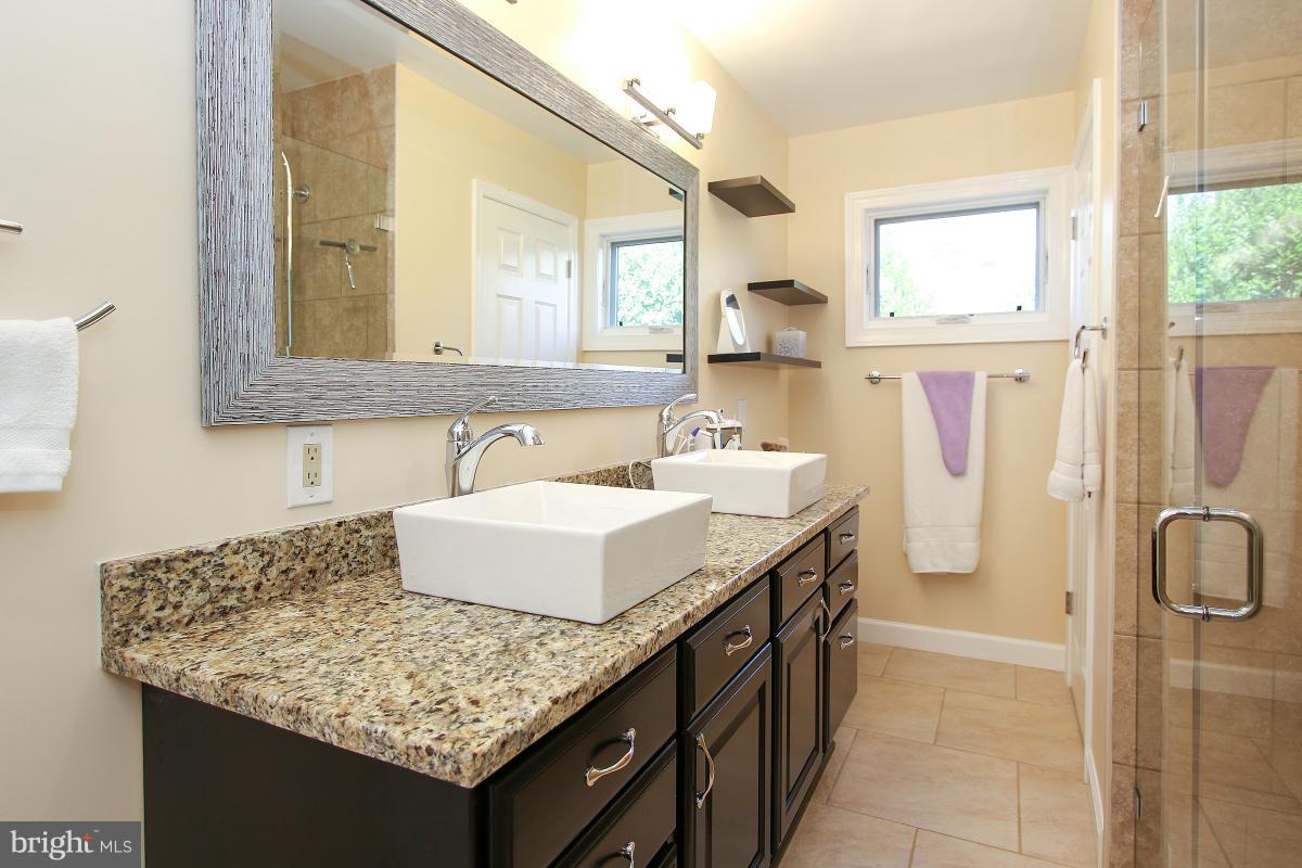 LANDMARK MEWS - Residential