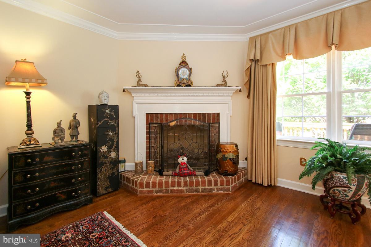 LANDMARK MEWS - Residential