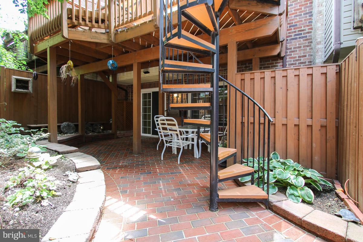 LANDMARK MEWS - Residential