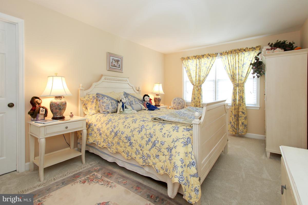 LANDMARK MEWS - Residential