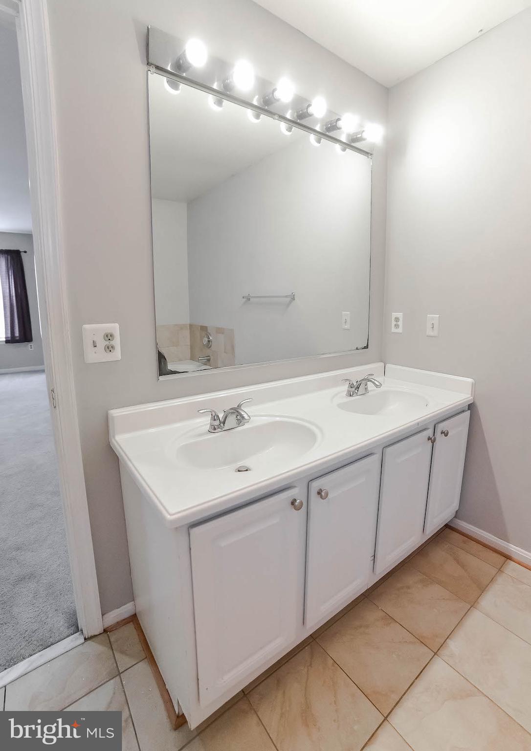 WAKEFIELD NEIGHBORHOOD - Residential