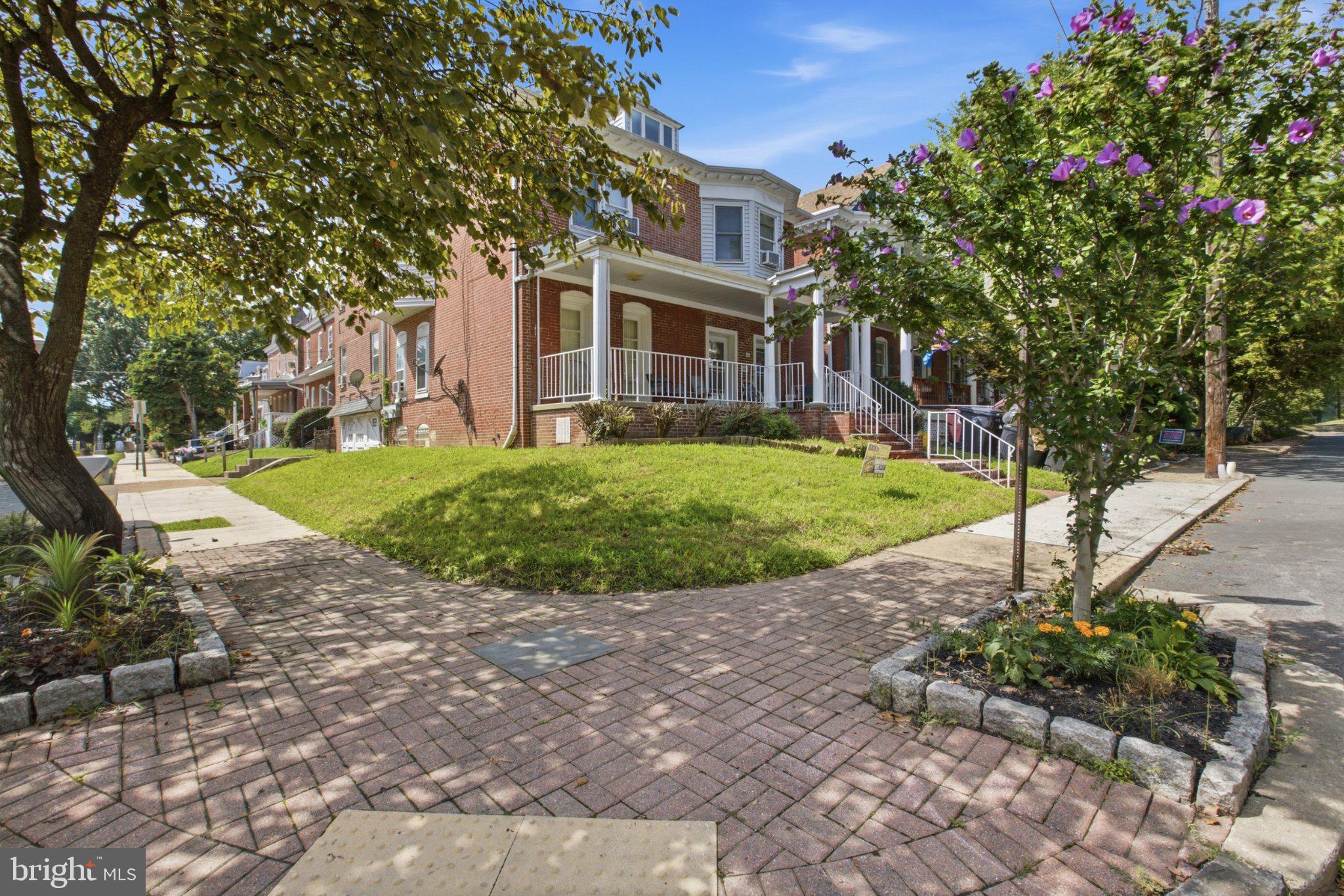 400 W 21ST STREET