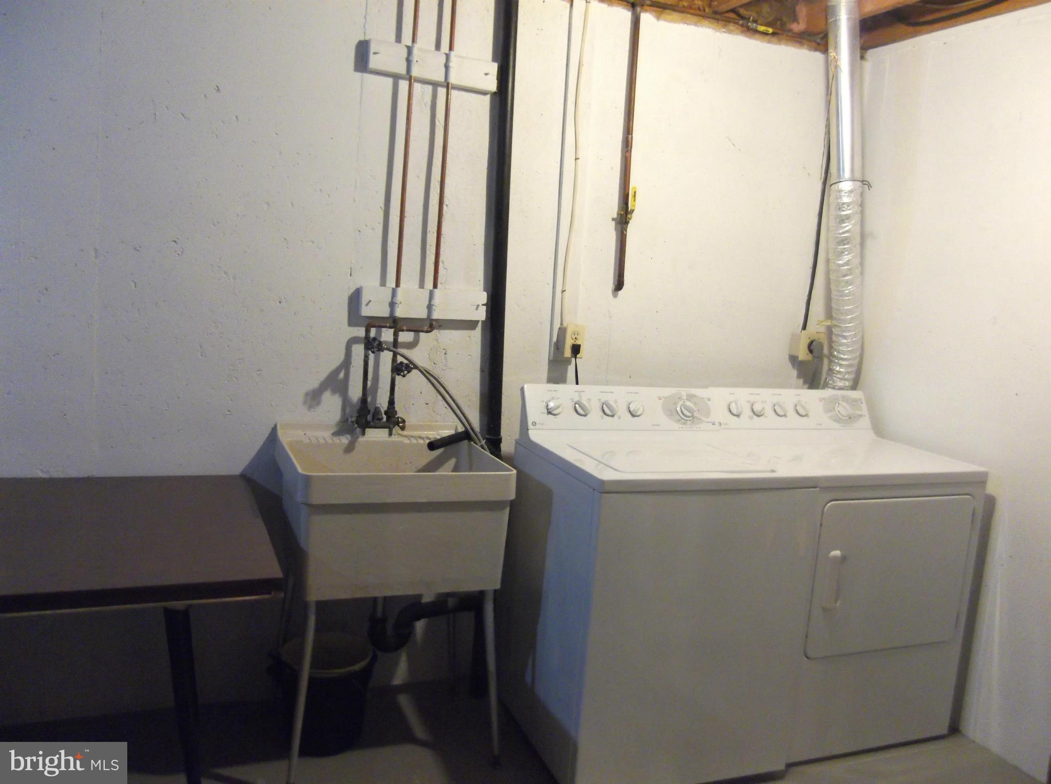 CHERRY HILL TOWNHOUSES - Residential Lease