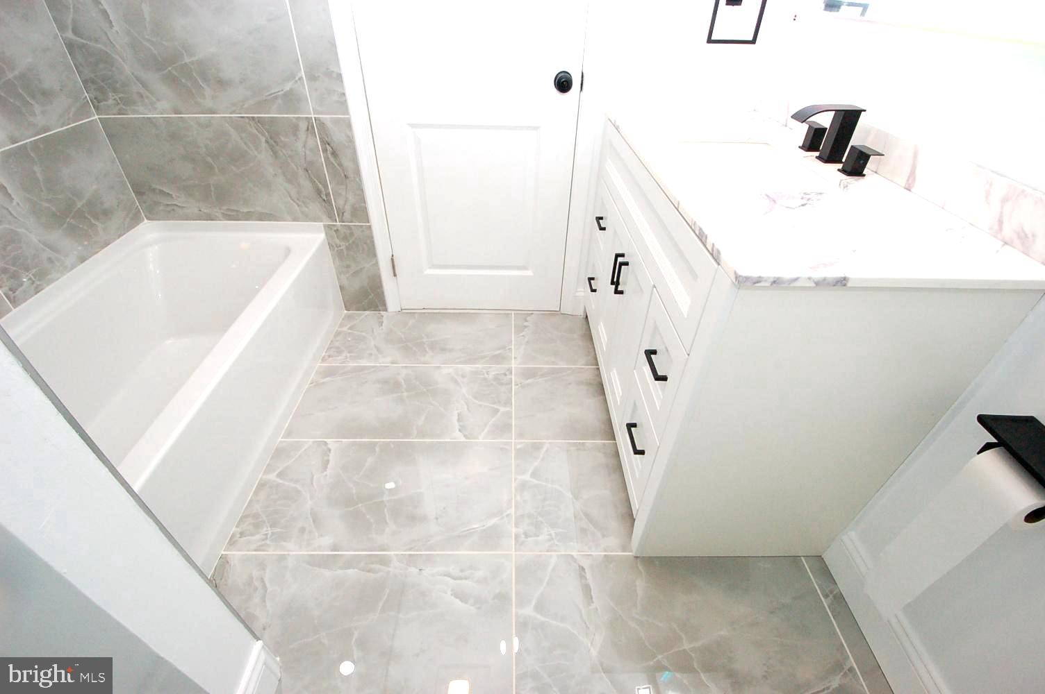 MANHATTAN BEACH - Residential