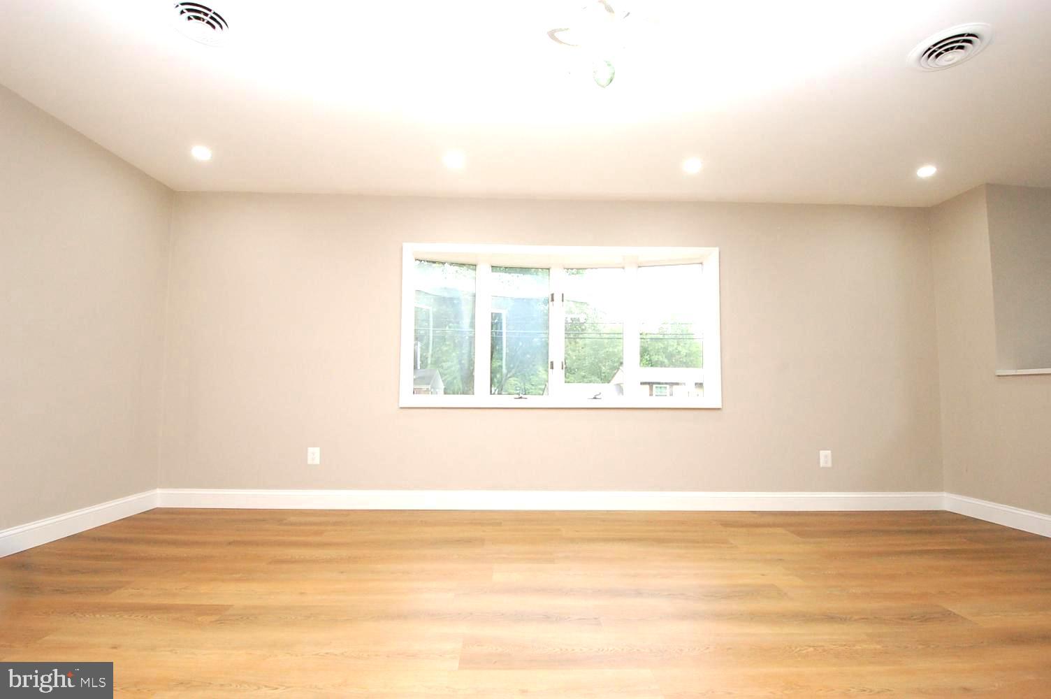 MANHATTAN BEACH - Residential