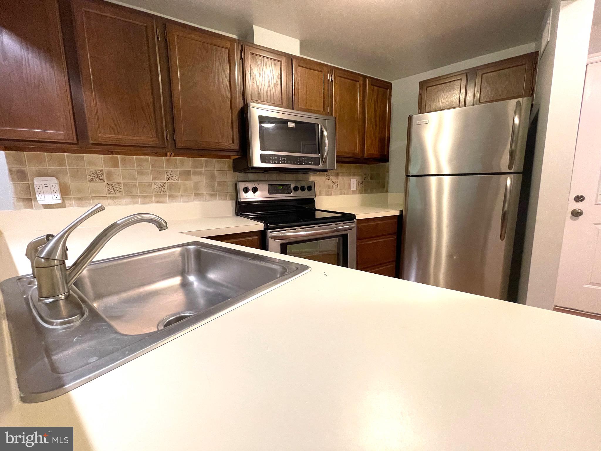 RESTON - Residential Lease