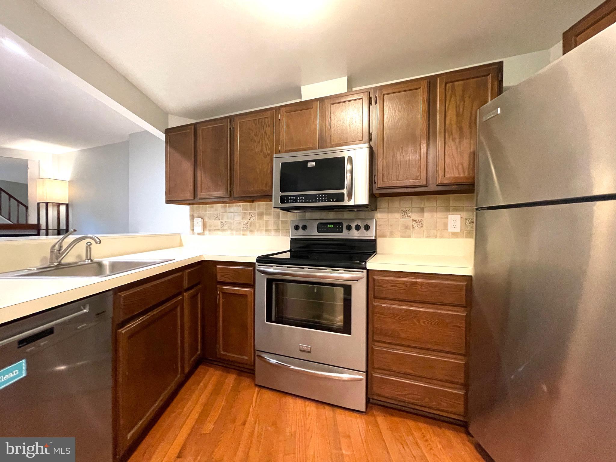 RESTON - Residential Lease