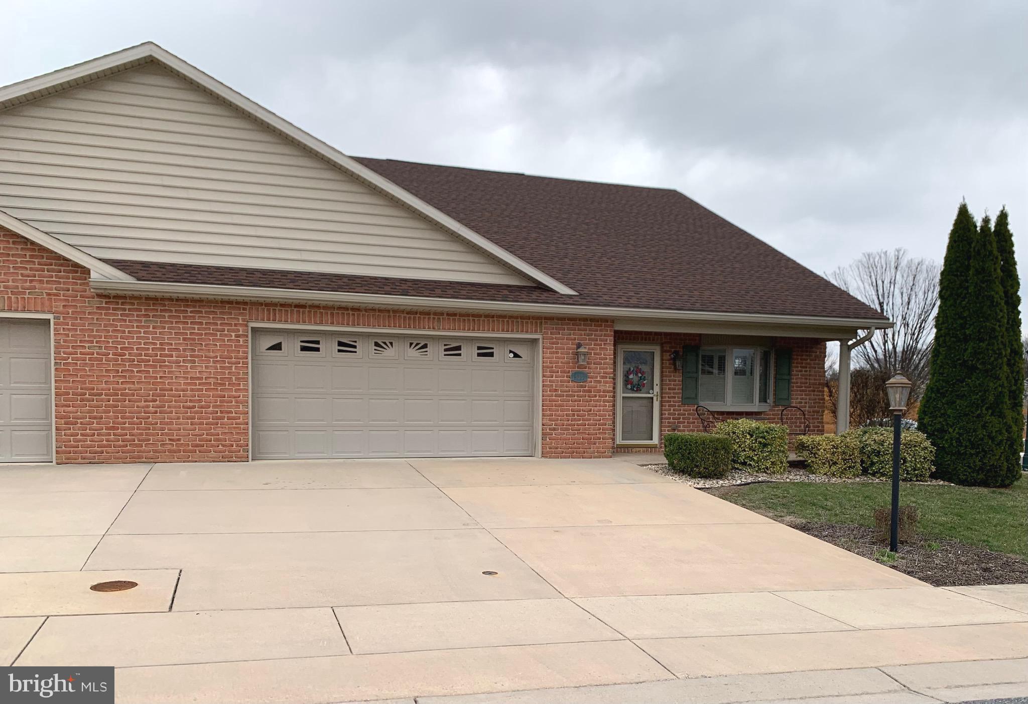 EMERALD POINTE - Residential