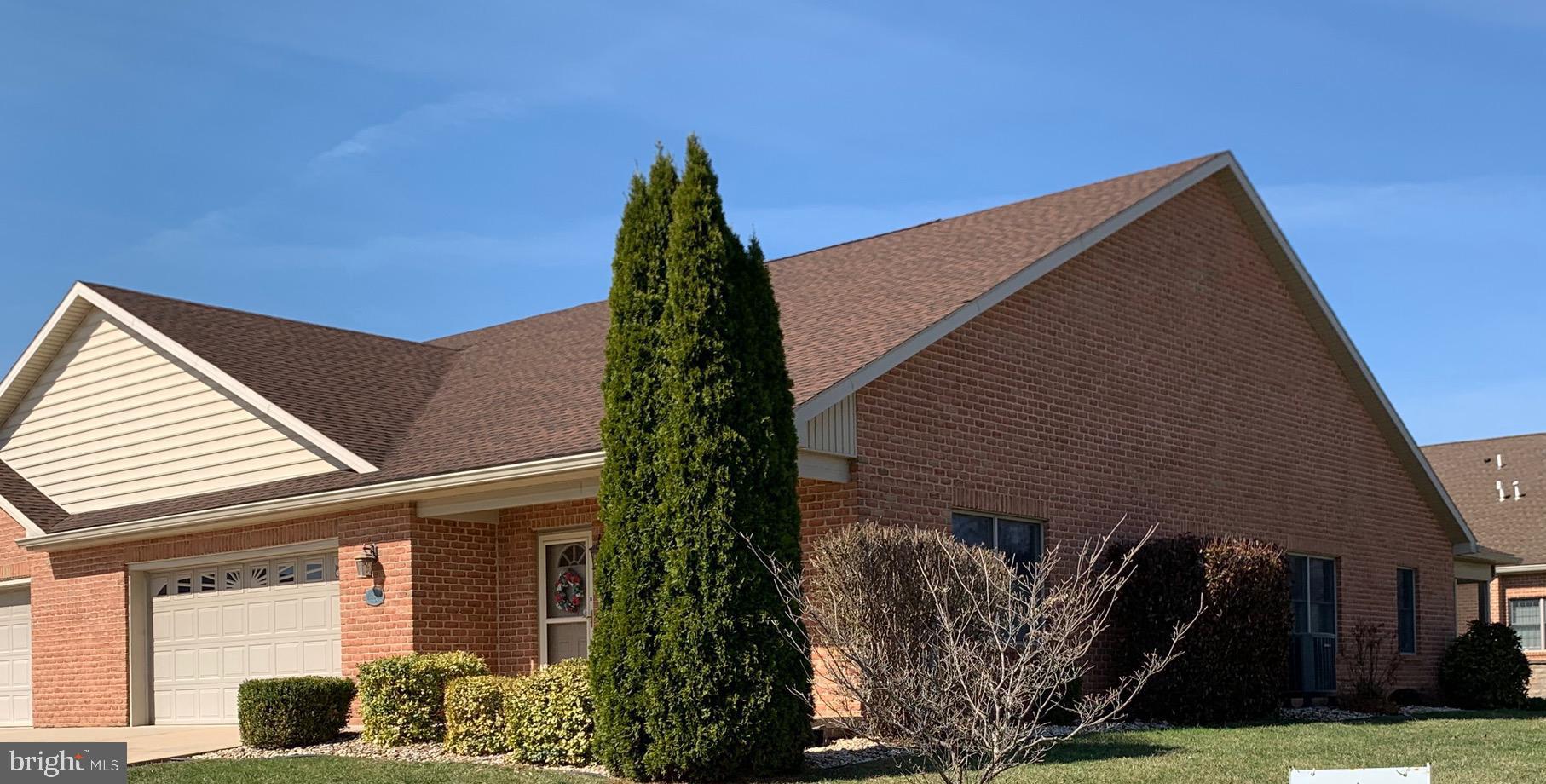 EMERALD POINTE - Residential