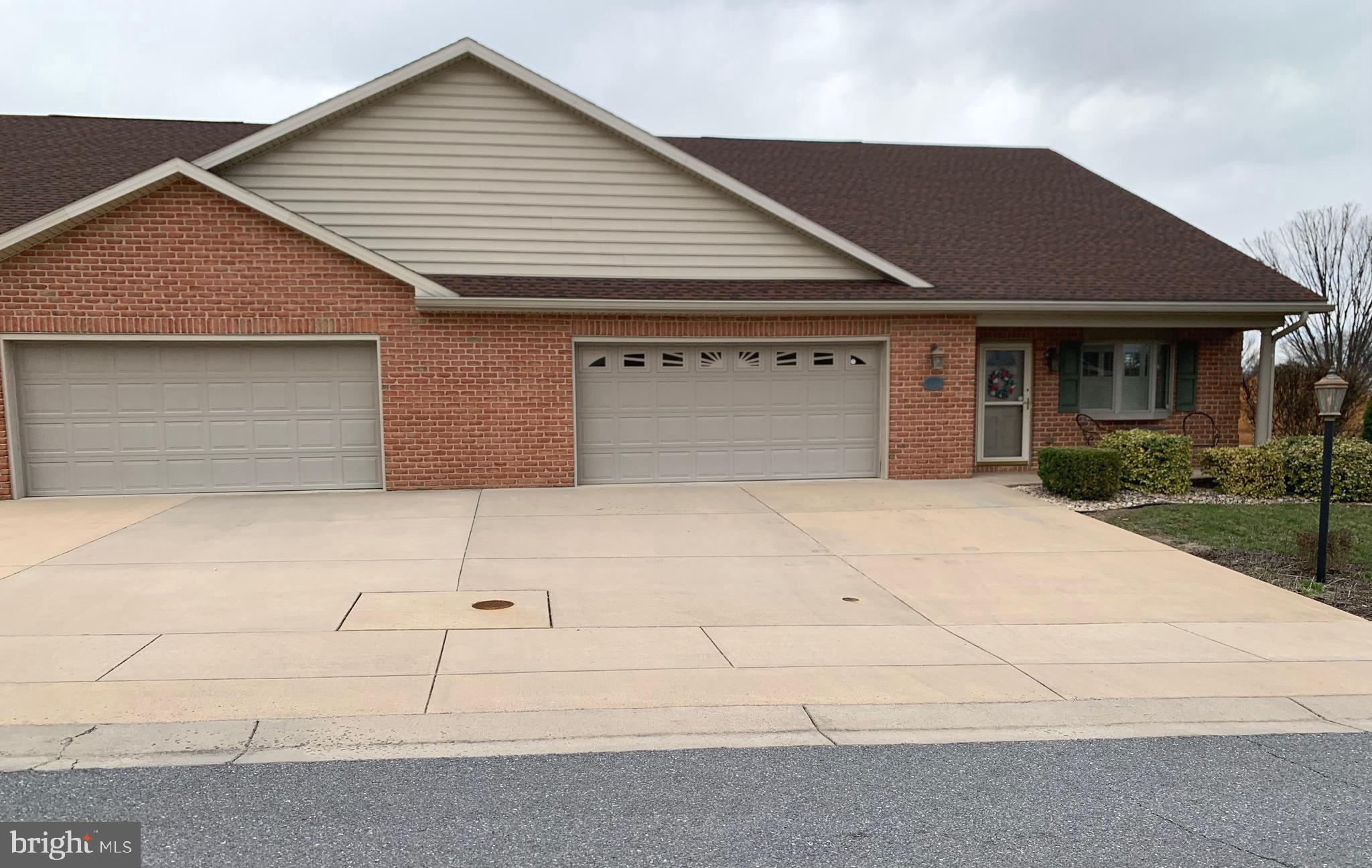 EMERALD POINTE - Residential