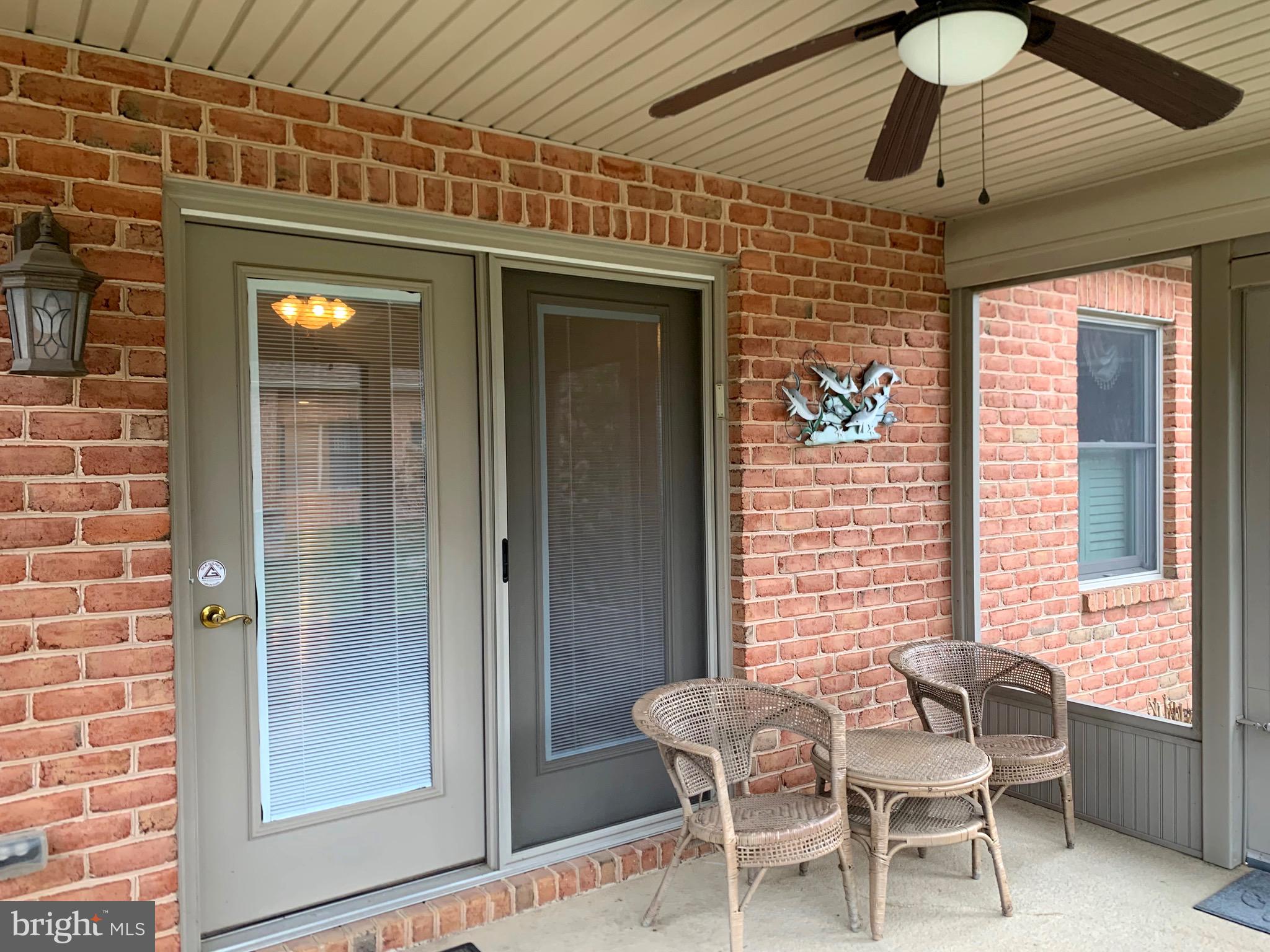 EMERALD POINTE - Residential