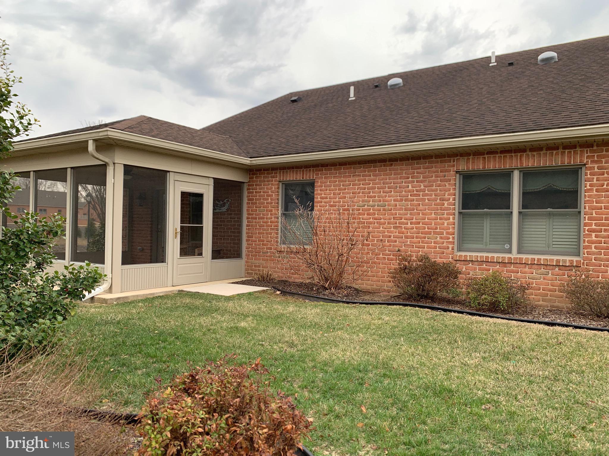 EMERALD POINTE - Residential