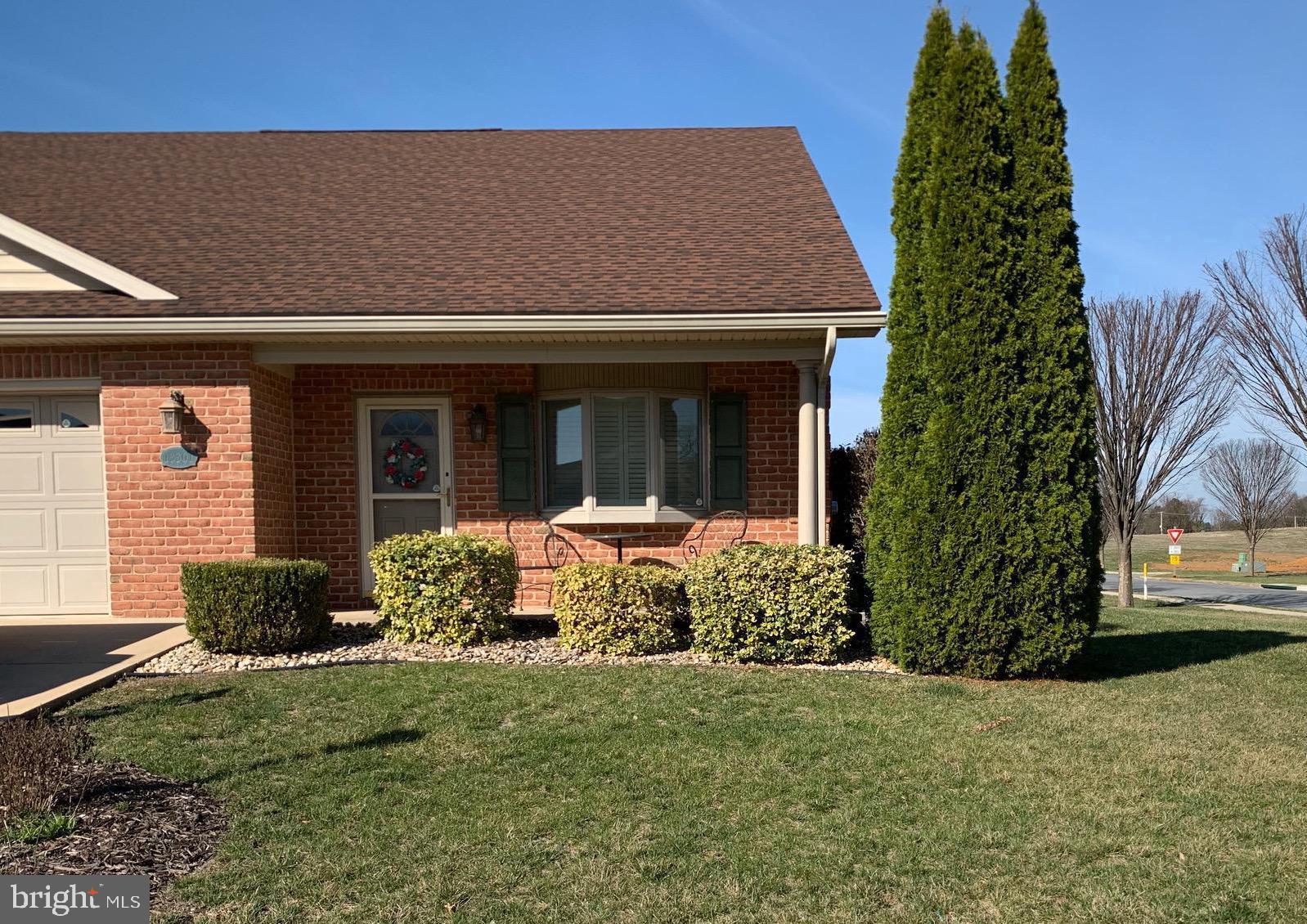 EMERALD POINTE - Residential