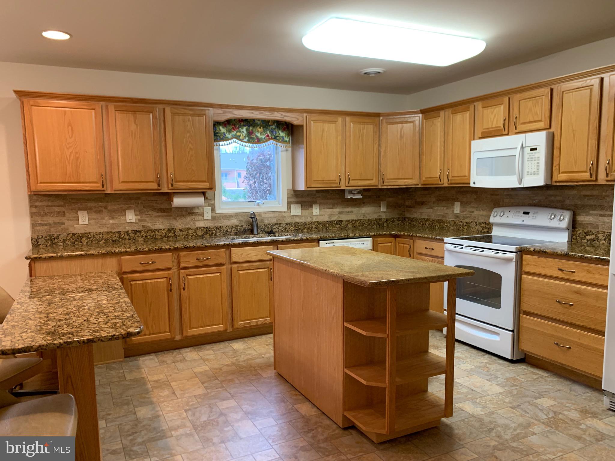 EMERALD POINTE - Residential