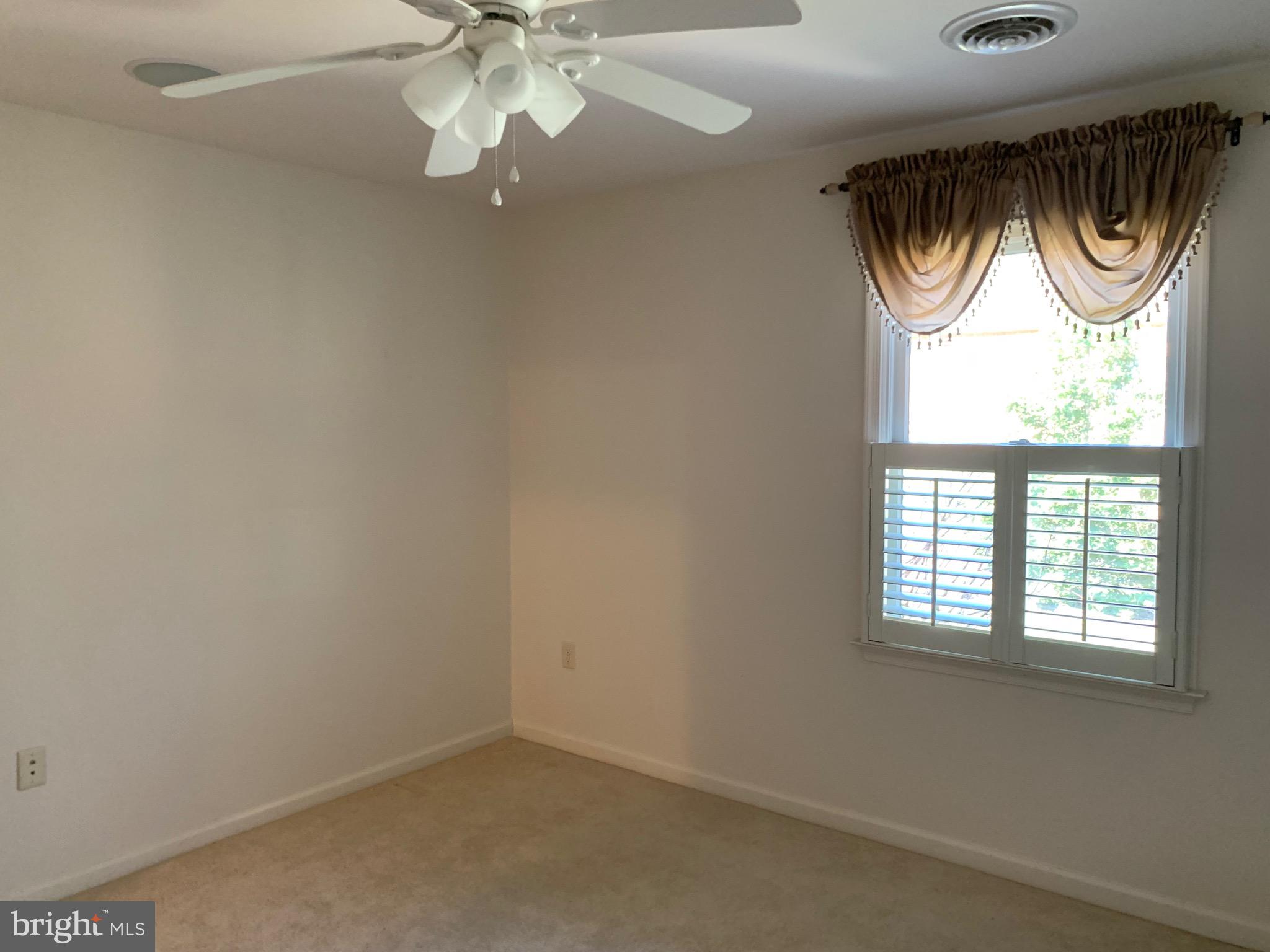 EMERALD POINTE - Residential