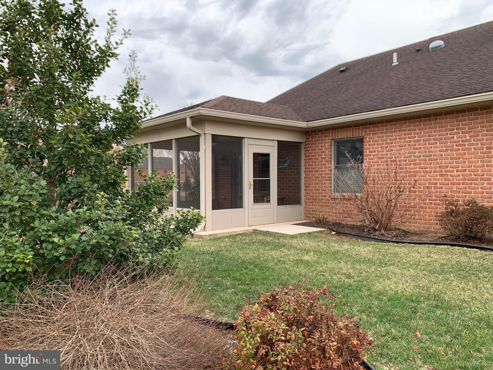 EMERALD POINTE - Residential