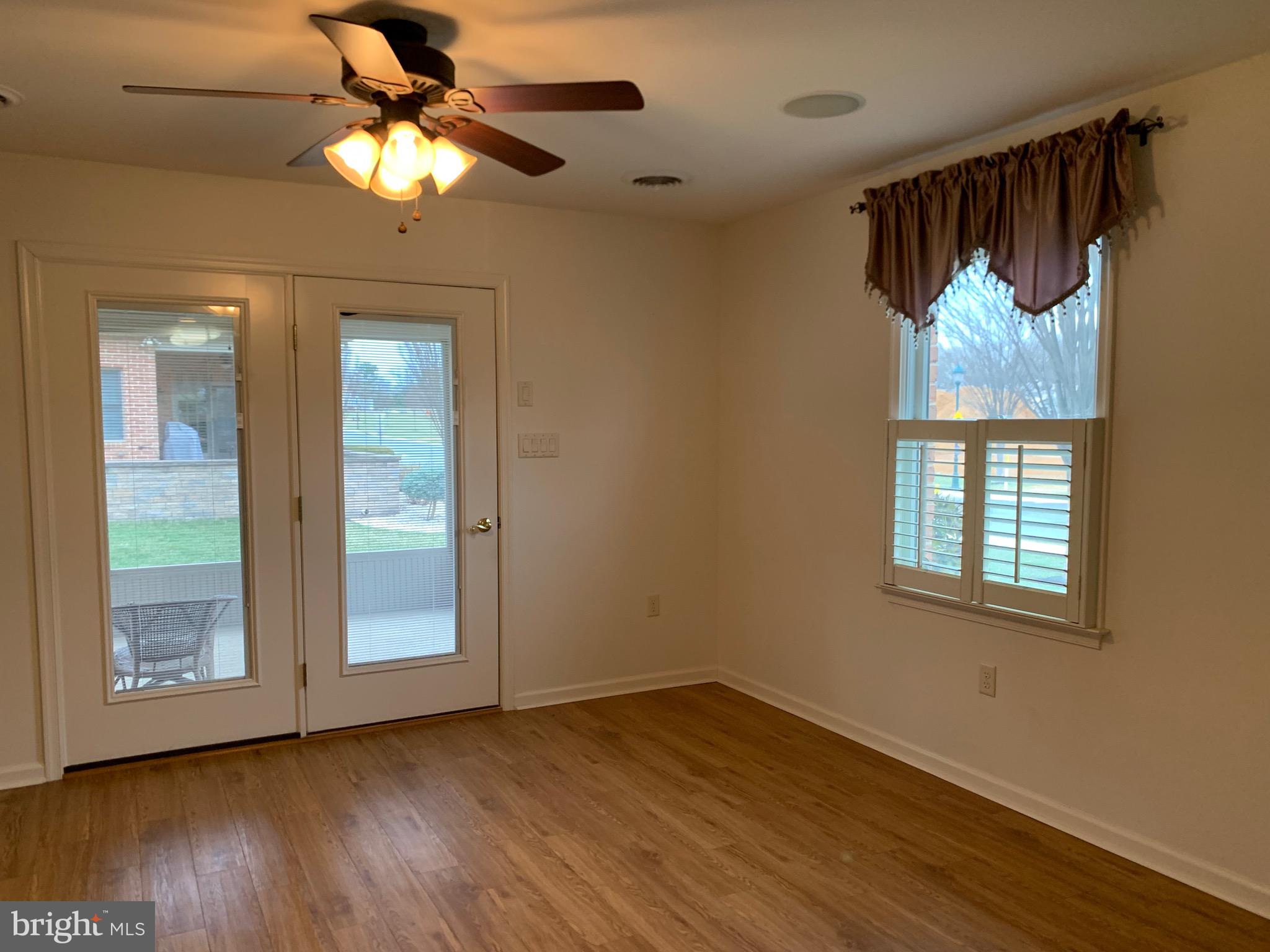 EMERALD POINTE - Residential