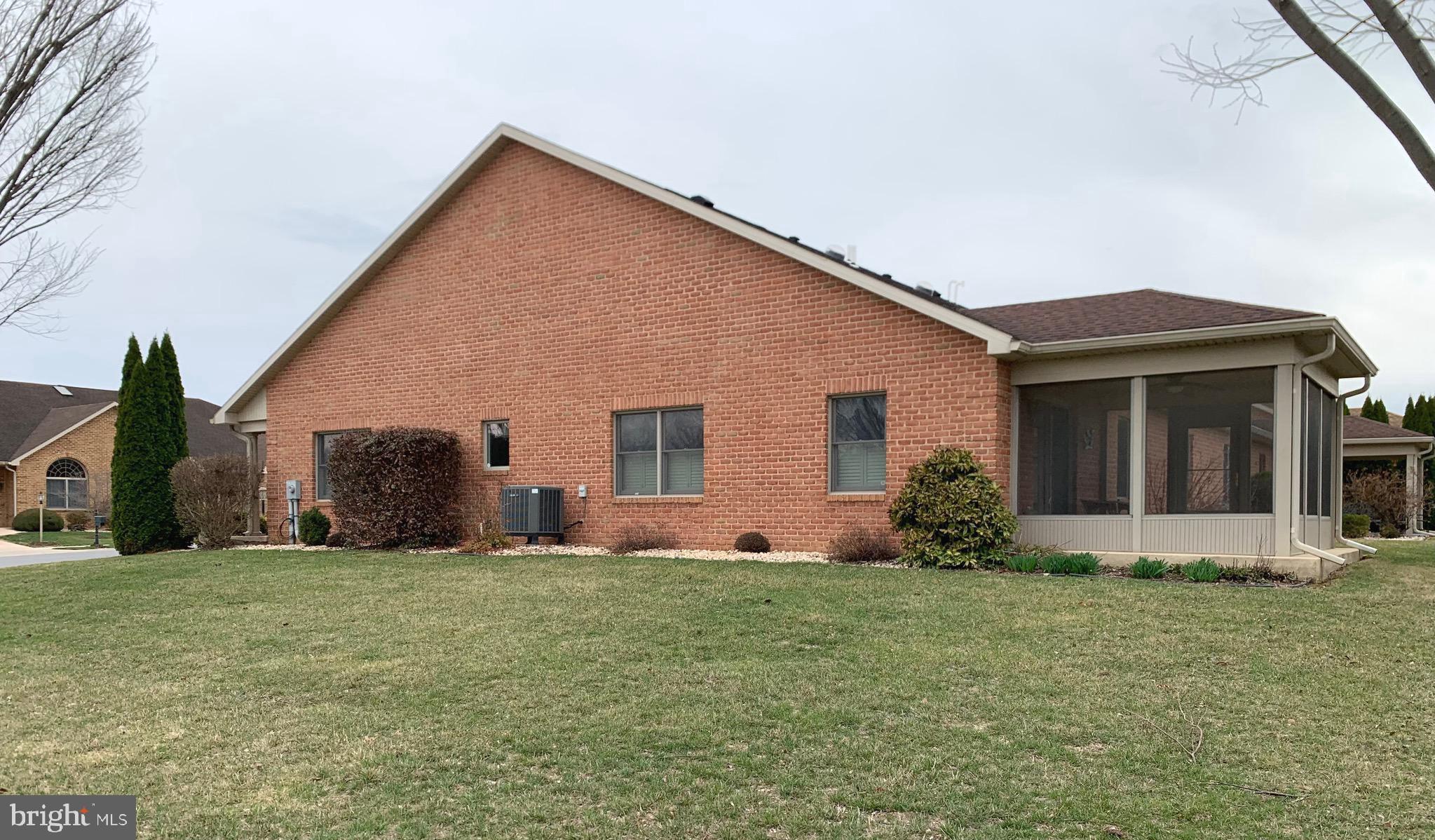 EMERALD POINTE - Residential