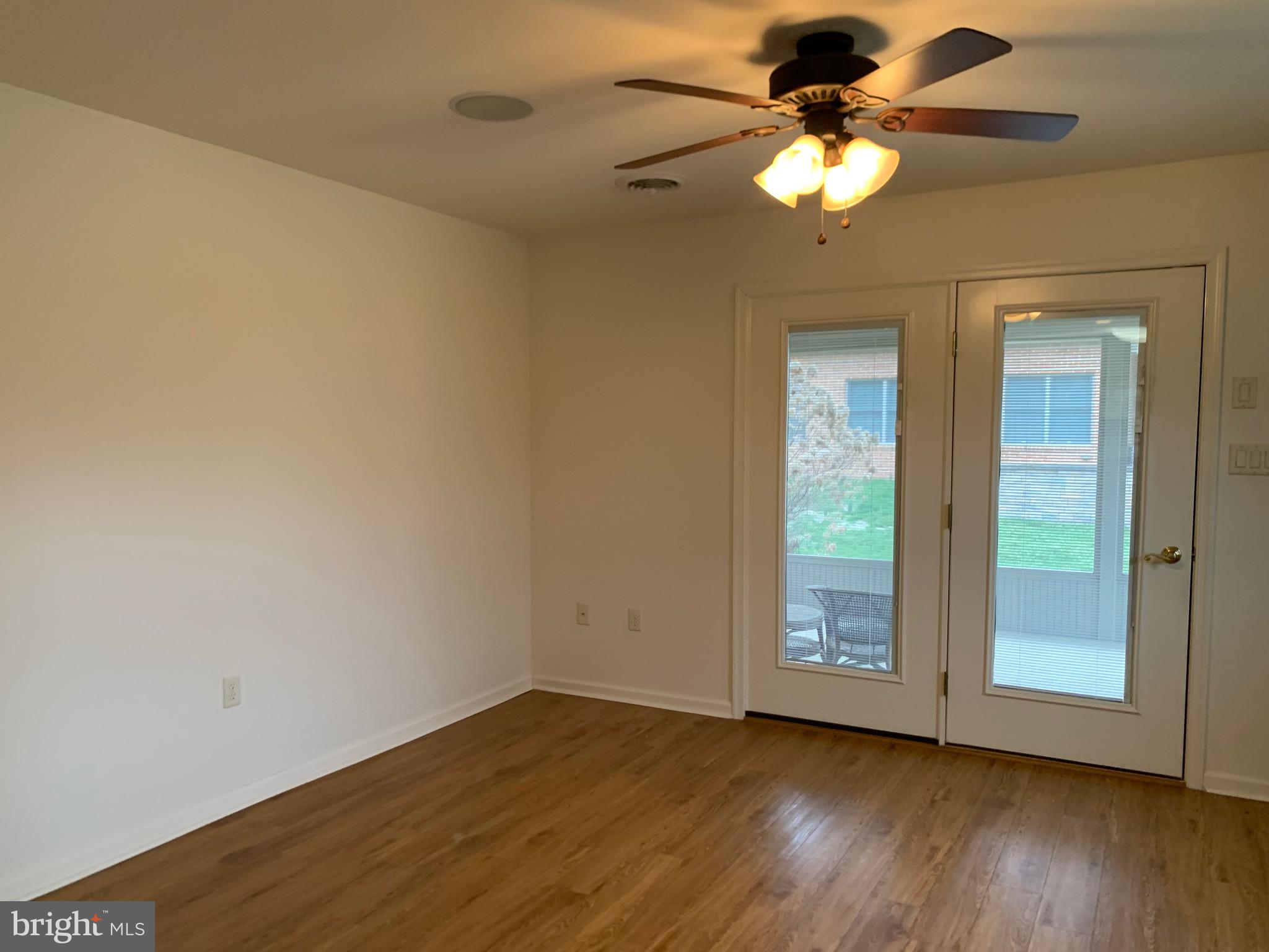 EMERALD POINTE - Residential