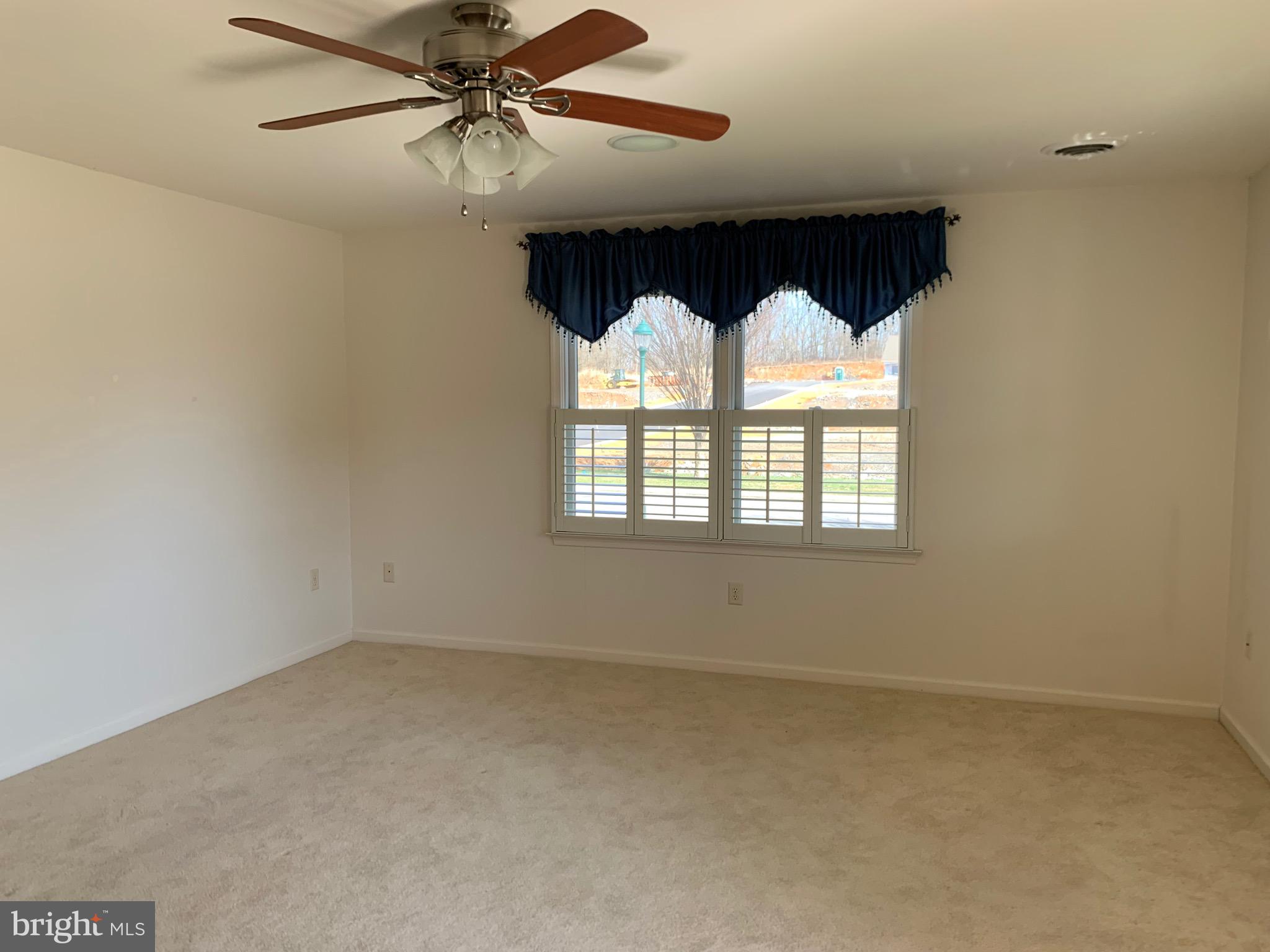 EMERALD POINTE - Residential